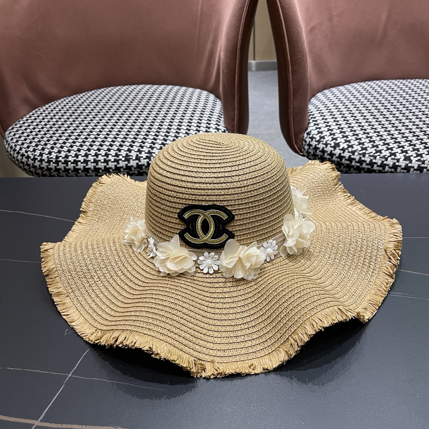 CHANEL香奈儿 大帽檐花环遮阳草帽夏季沙滩海边度假沙滩帽时尚防紫外线太阳帽女
