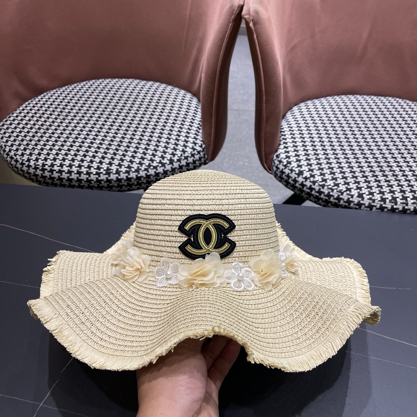 CHANEL香奈儿 大帽檐花环遮阳草帽夏季沙滩海边度假沙滩帽时尚防紫外线太阳帽女