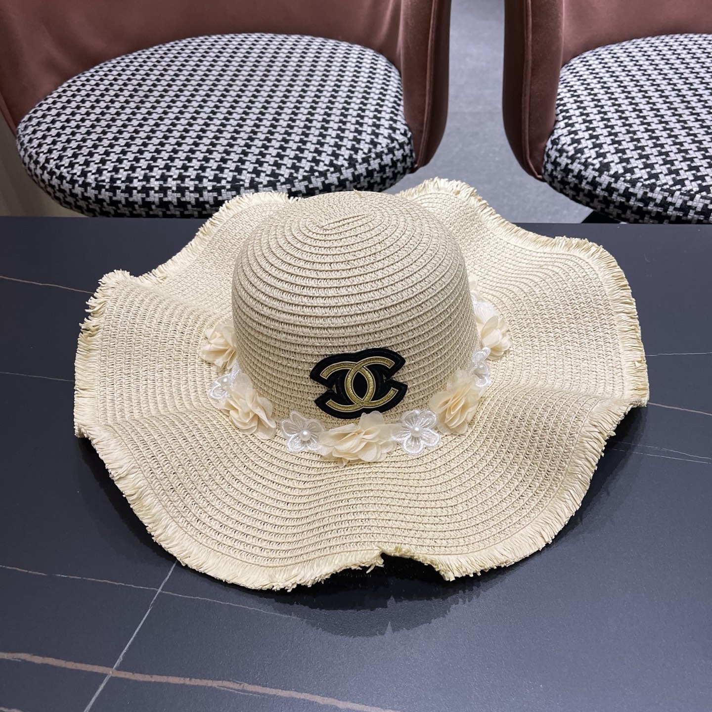 CHANEL香奈儿 大帽檐花环遮阳草帽夏季沙滩海边度假沙滩帽时尚防紫外线太阳帽女