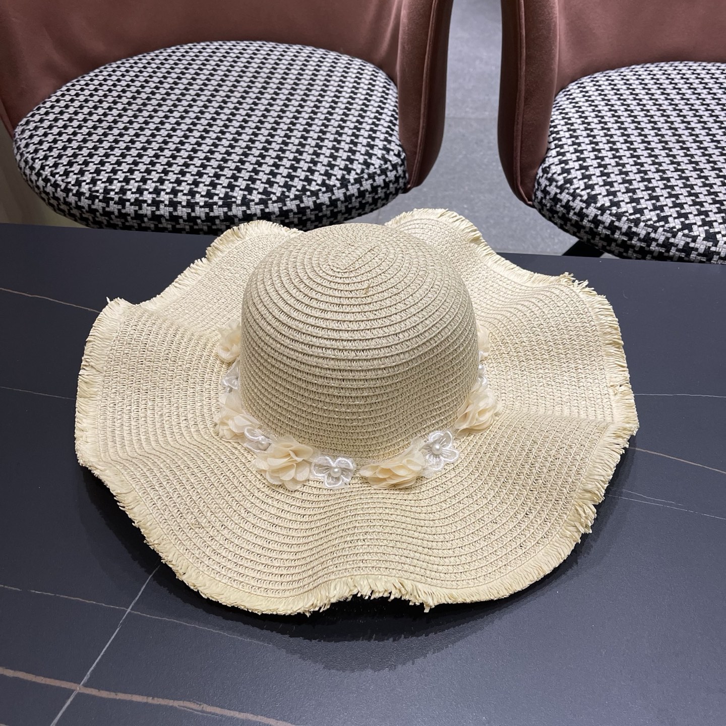 CHANEL香奈儿 大帽檐花环遮阳草帽夏季沙滩海边度假沙滩帽时尚防紫外线太阳帽女