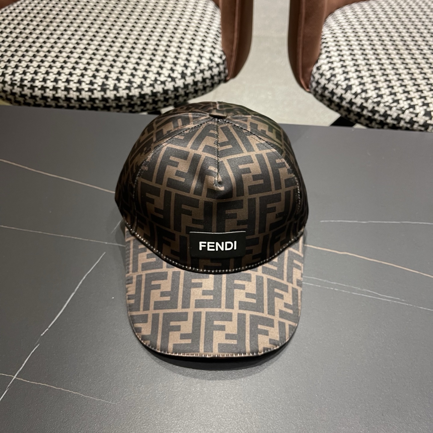 Fendi（芬迪）新款原单棒球帽， 双F提花，专柜常年热卖款，口碑极佳，1:1开模订制，原版提花帆布料质