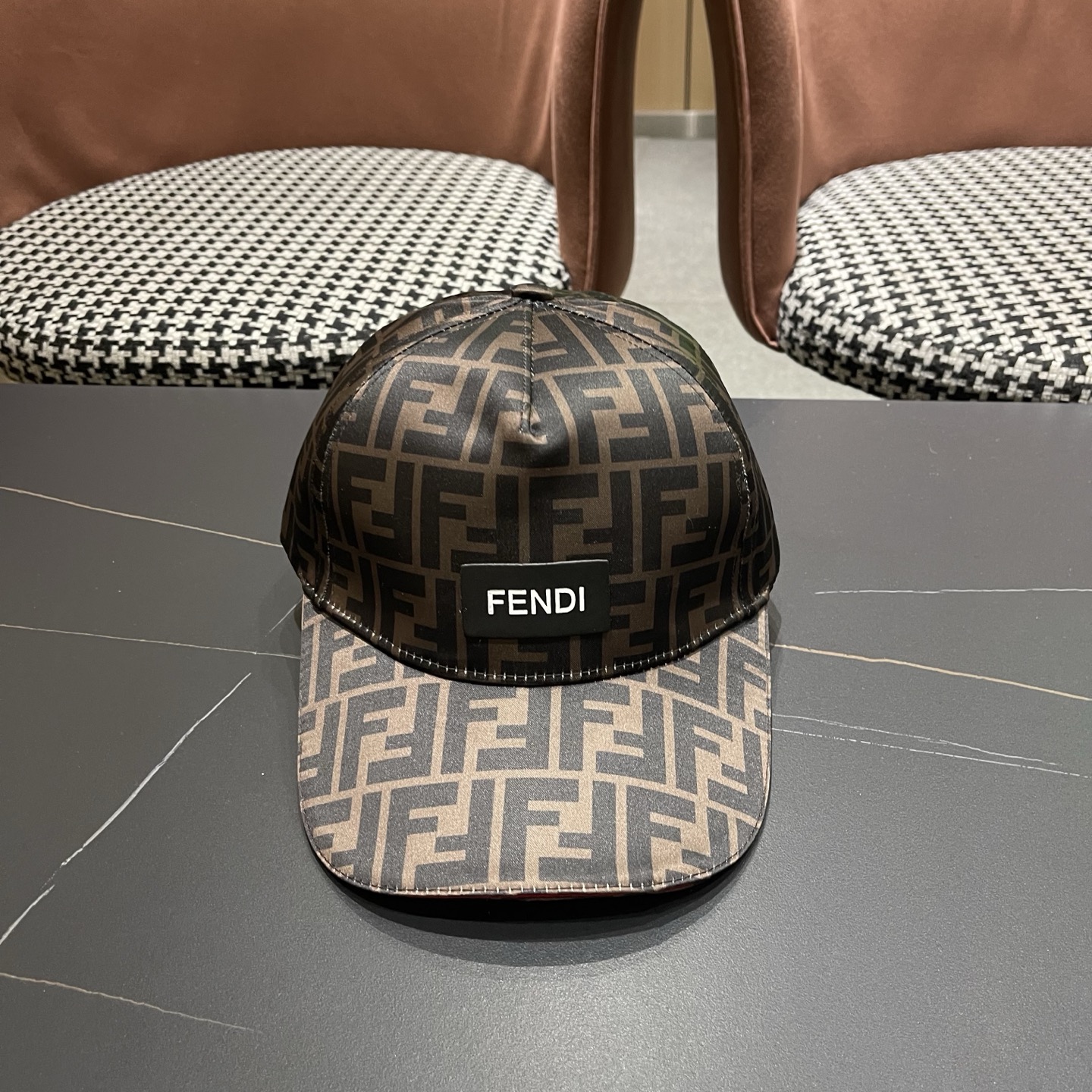 Fendi（芬迪）新款原单棒球帽， 双F提花，专柜常年热卖款，口碑极佳，1:1开模订制，原版提花帆布料质