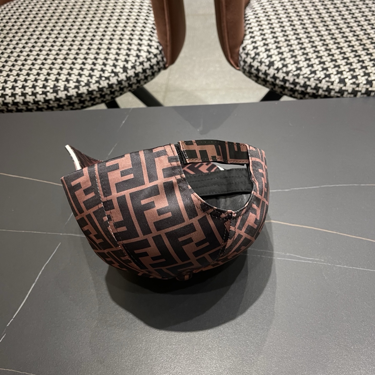 Fendi（芬迪）新款原单棒球帽， 双F提花，专柜常年热卖款，口碑极佳，1:1开模订制，原版提花帆布料质