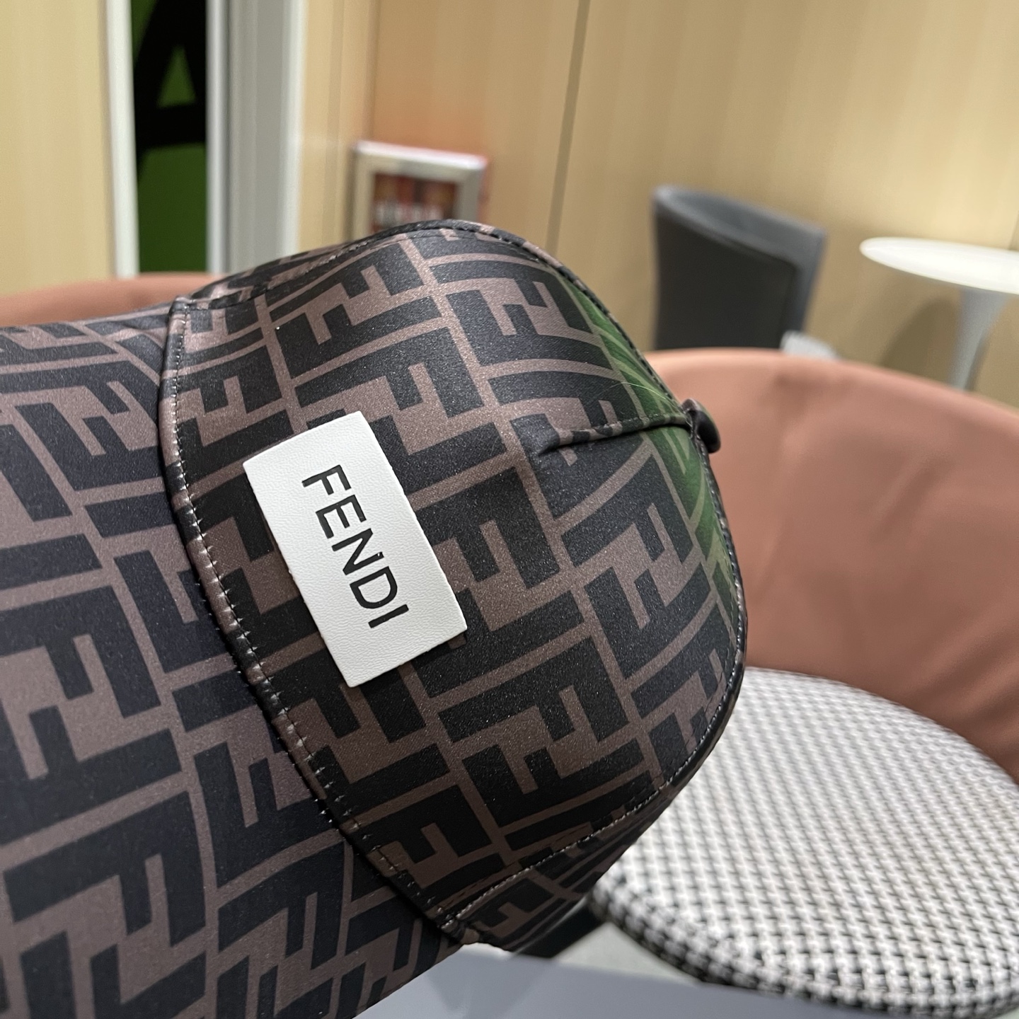 Fendi（芬迪）新款原单棒球帽， 双F提花，专柜常年热卖款，口碑极佳，1:1开模订制，原版提花帆布料质