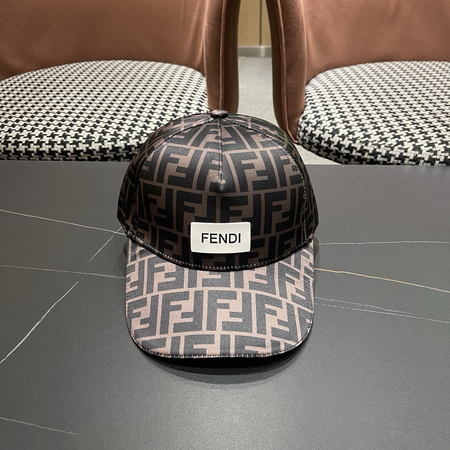 Fendi（芬迪）新款原单棒球帽， 双F提花，专柜常年热卖款，口碑极佳，1:1开模订制，原版提花帆布料质