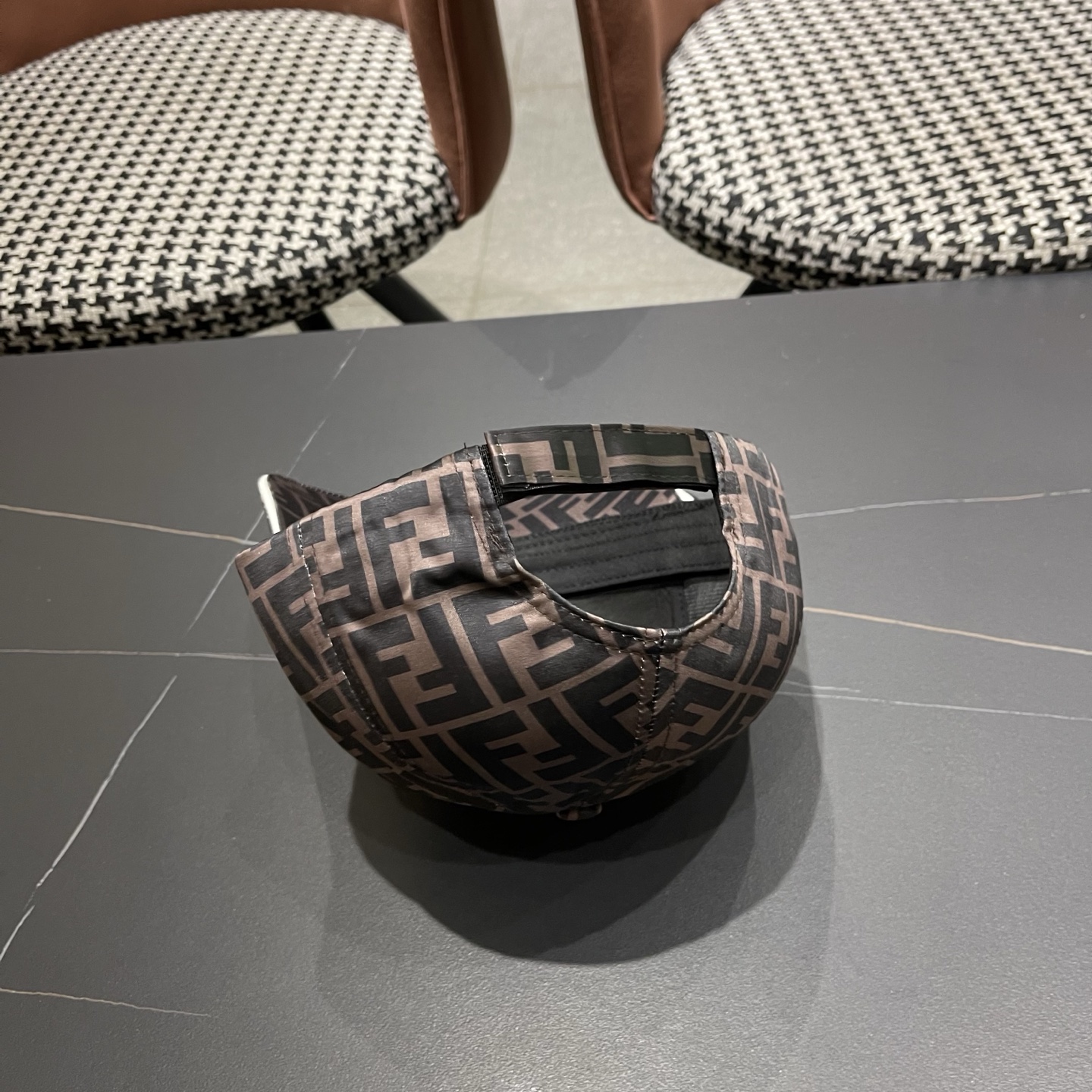 Fendi（芬迪）新款原单棒球帽， 双F提花，专柜常年热卖款，口碑极佳，1:1开模订制，原版提花帆布料质