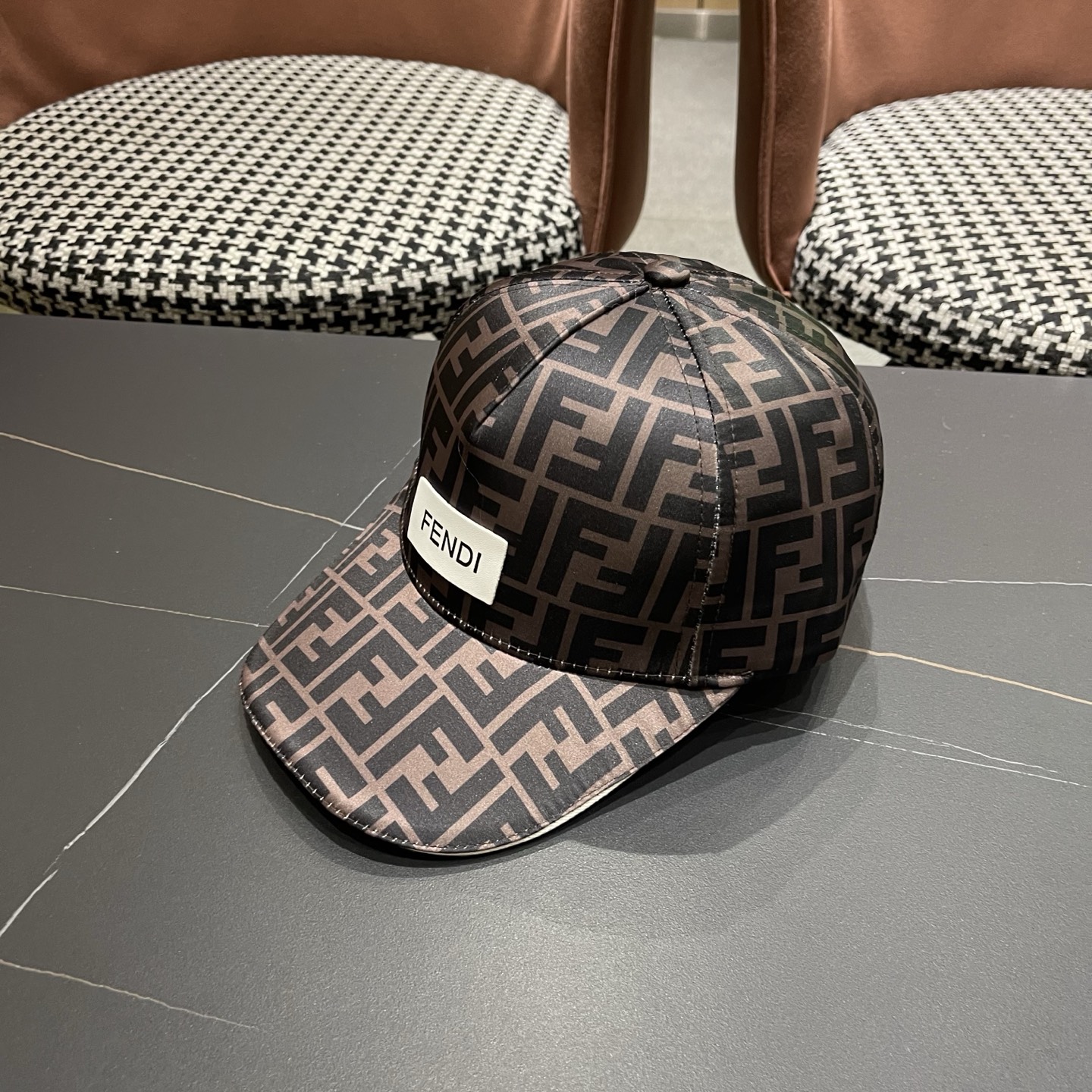 Fendi（芬迪）新款原单棒球帽， 双F提花，专柜常年热卖款，口碑极佳，1:1开模订制，原版提花帆布料质