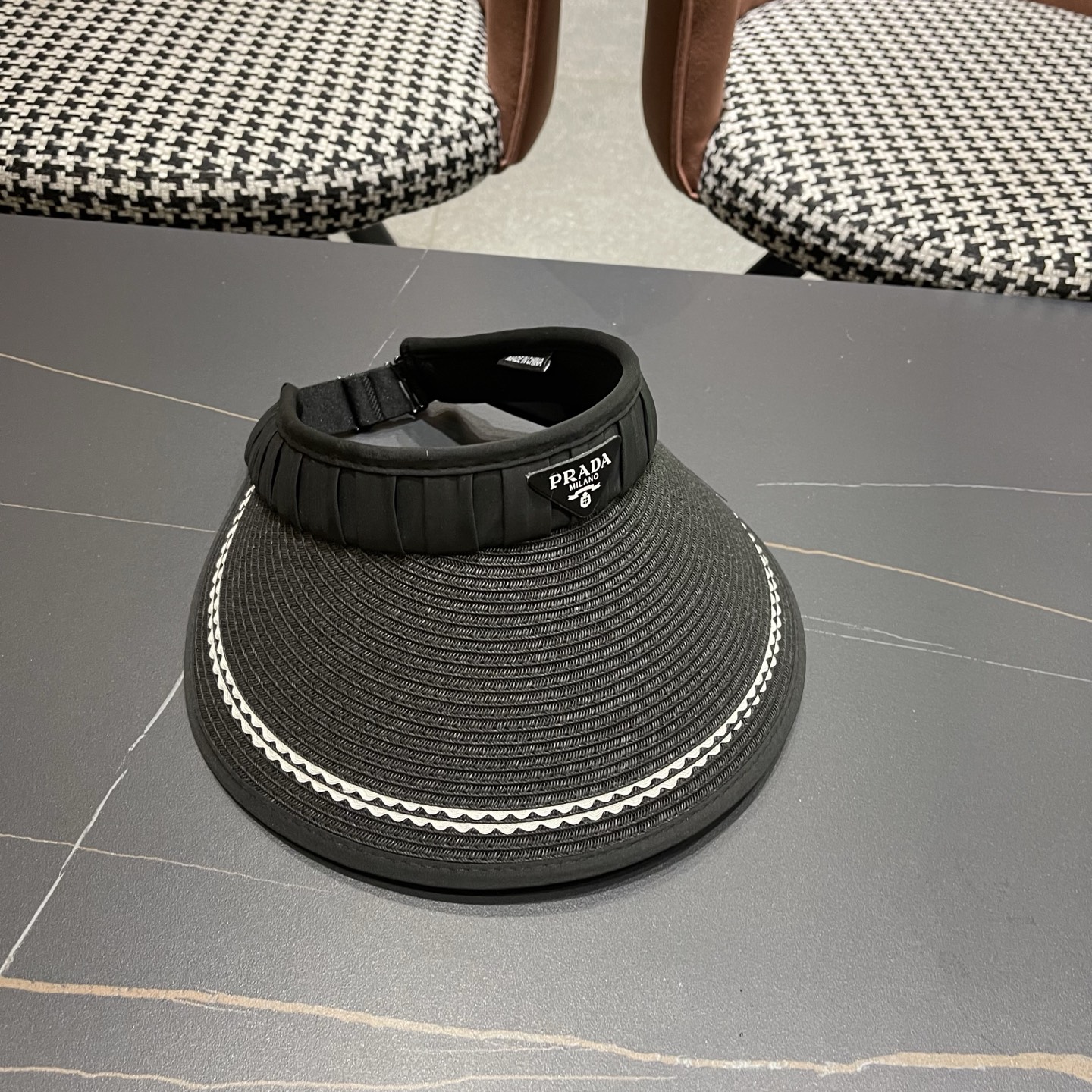 Prada普拉达新春夏遮阳帽子女出游百搭显脸小防晒空顶帽