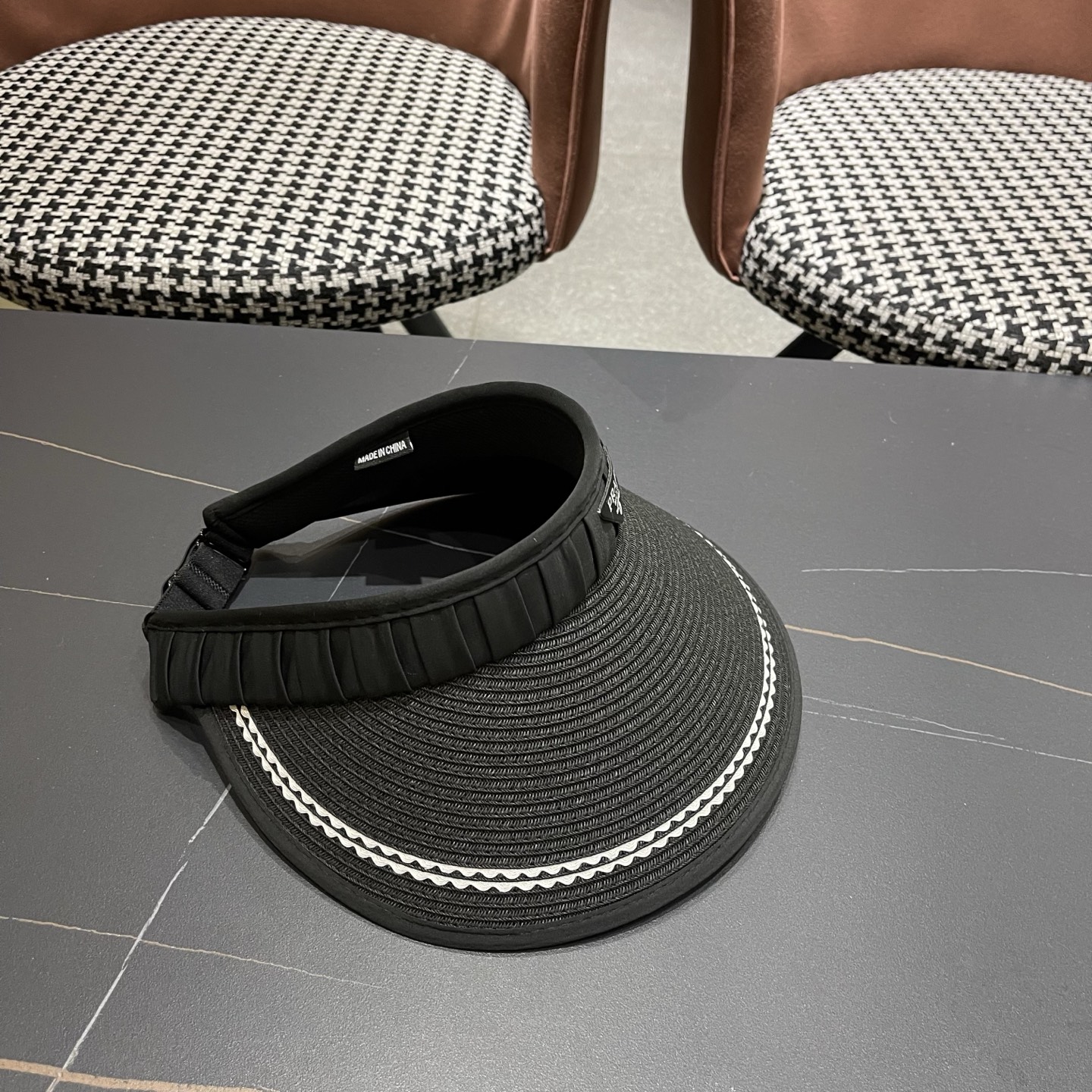 Prada普拉达新春夏遮阳帽子女出游百搭显脸小防晒空顶帽