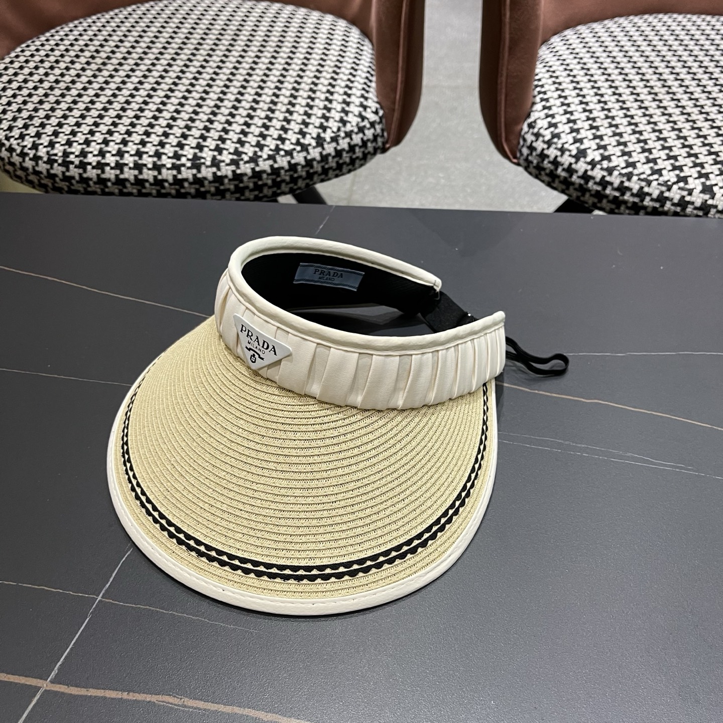 Prada普拉达新春夏遮阳帽子女出游百搭显脸小防晒空顶帽