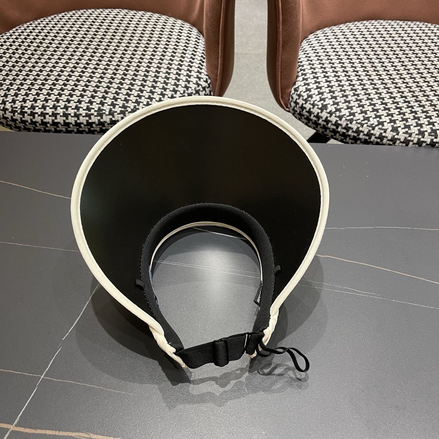 Prada普拉达新春夏遮阳帽子女出游百搭显脸小防晒空顶帽