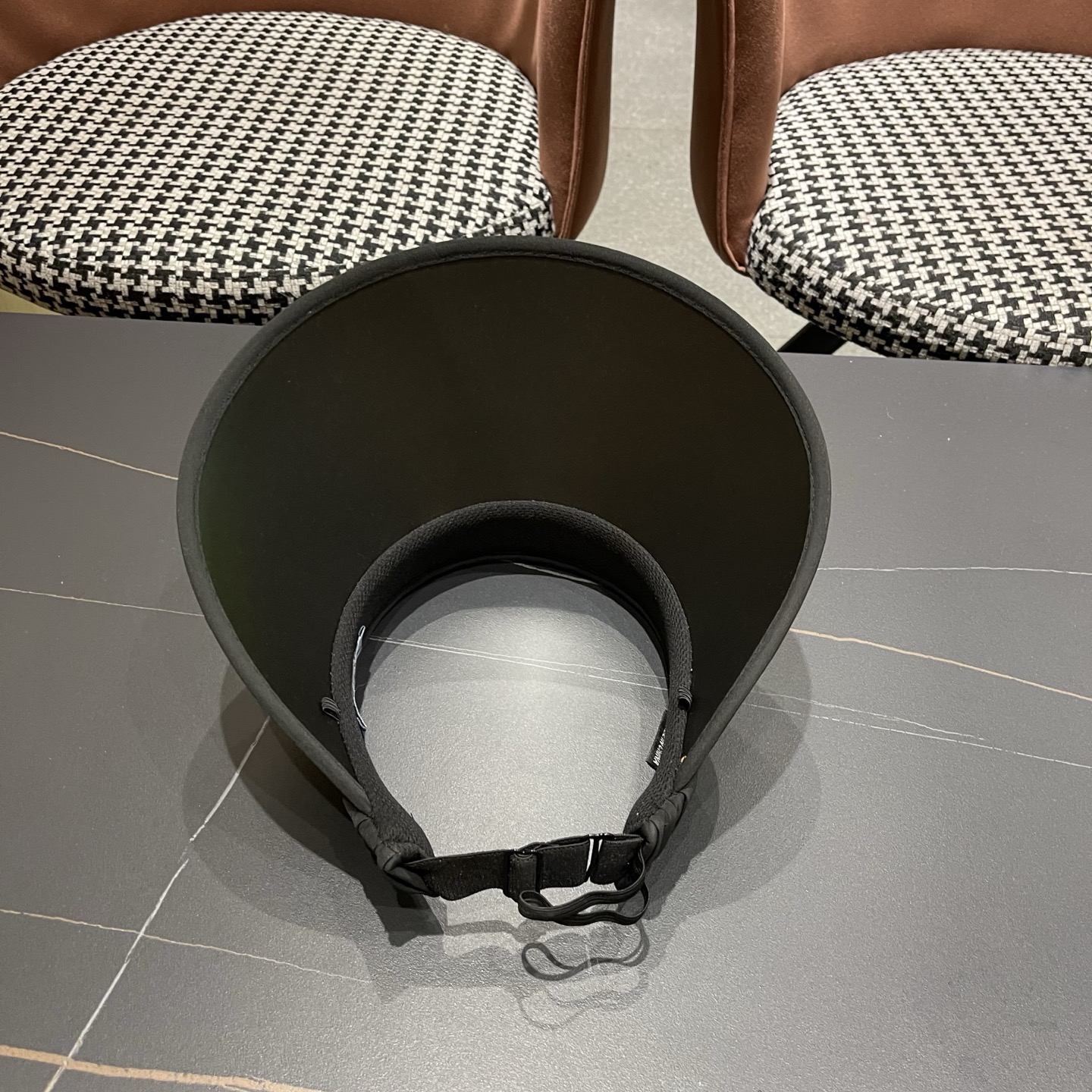 Prada普拉达新春夏遮阳帽子女出游百搭显脸小防晒空顶帽