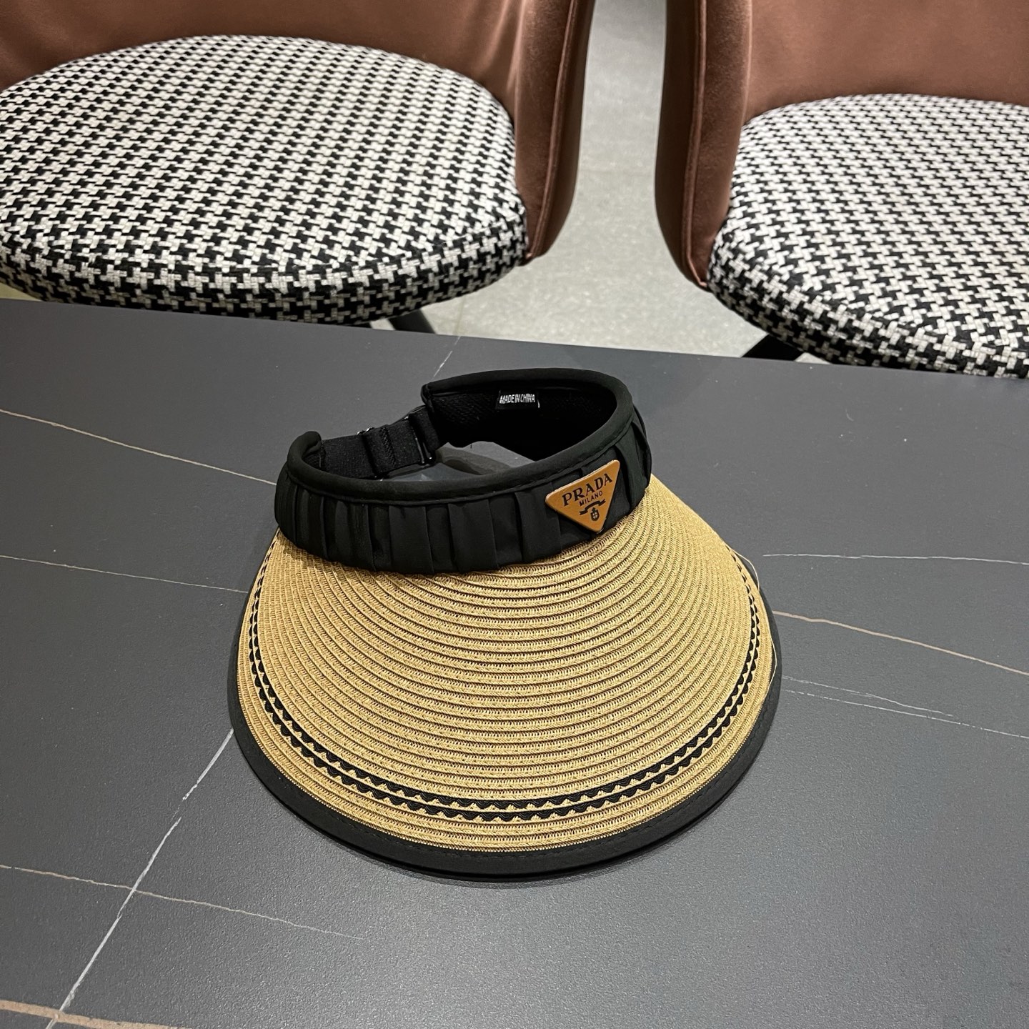 Prada普拉达新春夏遮阳帽子女出游百搭显脸小防晒空顶帽