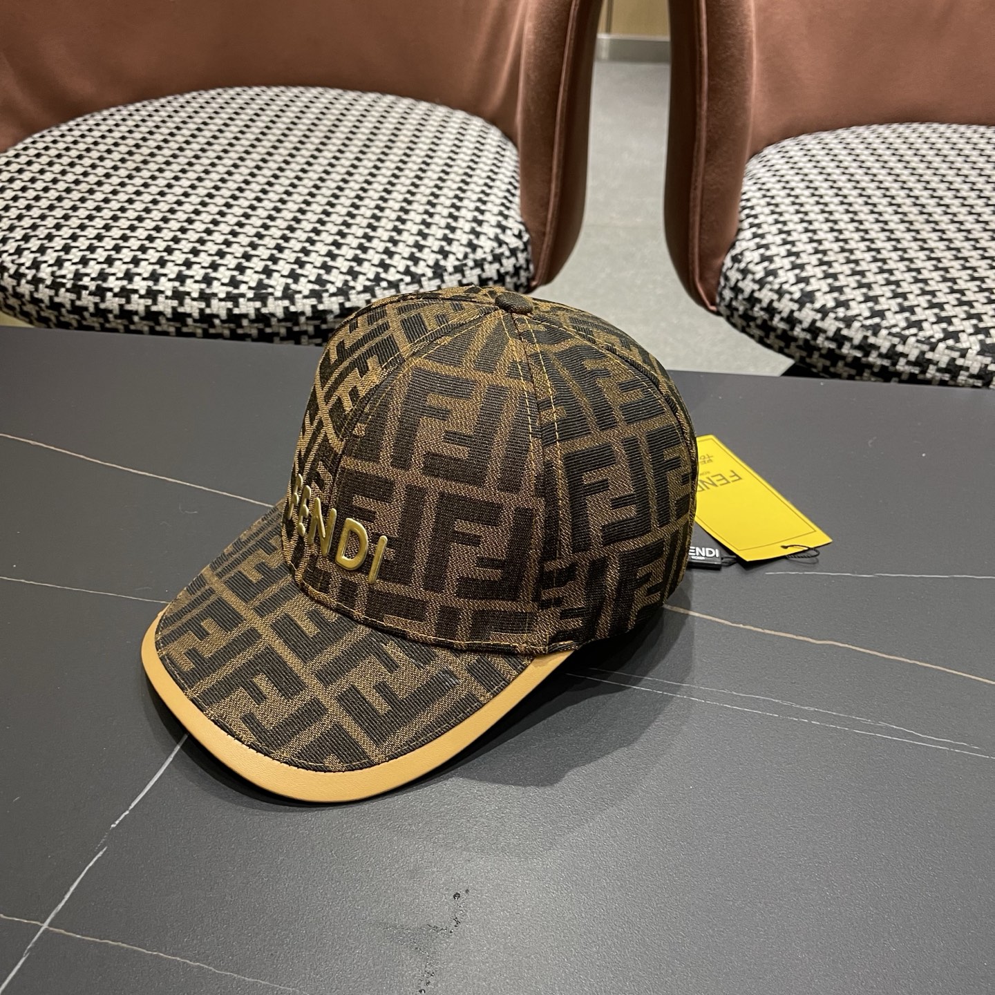 Fendi（芬迪）新款原单棒球帽， 双F提花，专柜常年热卖1:1开模订制轻盈透气！质量超赞，基础头围56