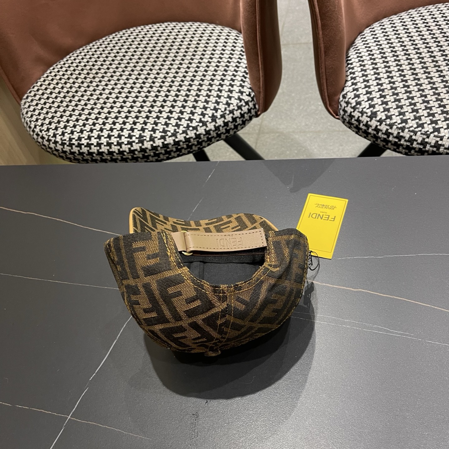 Fendi（芬迪）新款原单棒球帽， 双F提花，专柜常年热卖1:1开模订制轻盈透气！质量超赞，基础头围56