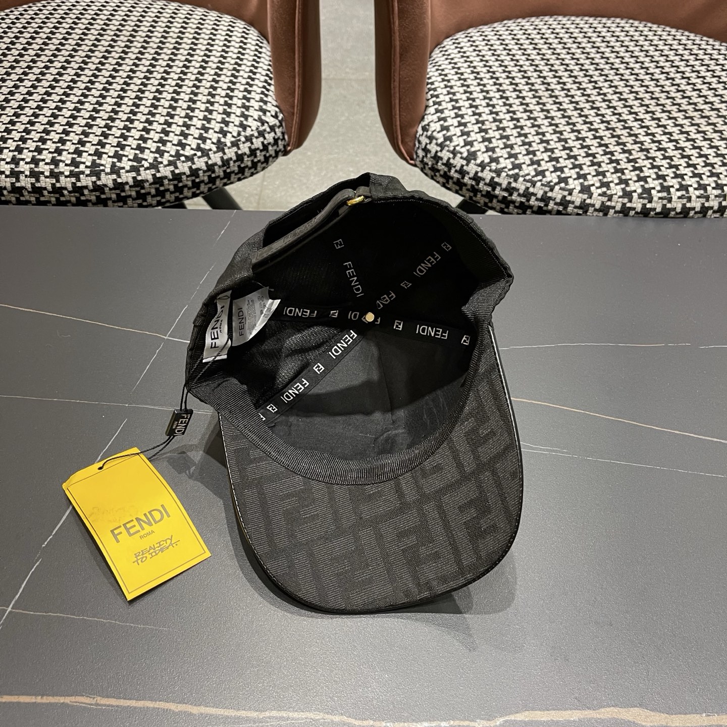 Fendi（芬迪）新款原单棒球帽， 双F提花，专柜常年热卖1:1开模订制轻盈透气！质量超赞，基础头围56