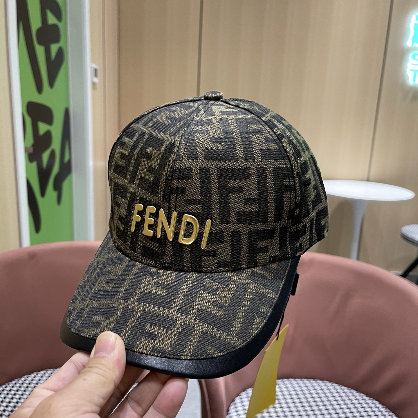 Fendi（芬迪）新款原单棒球帽， 双F提花，专柜常年热卖1:1开模订制轻盈透气！质量超赞，基础头围56