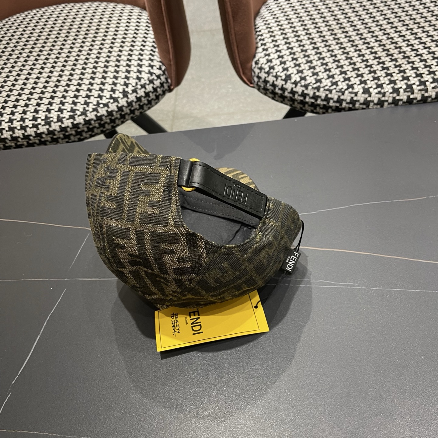 Fendi（芬迪）新款原单棒球帽， 双F提花，专柜常年热卖1:1开模订制轻盈透气！质量超赞，基础头围56