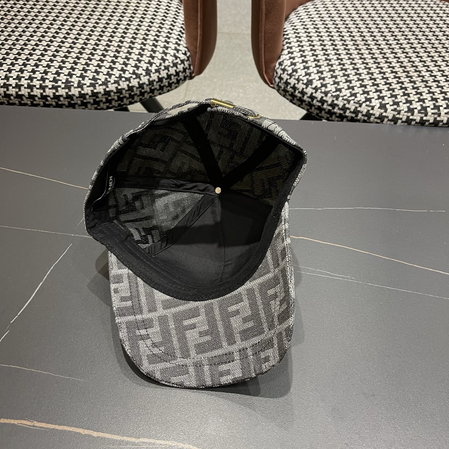 FENDI芬迪 2026老花系列棒球帽🧢 经典FF中古单品，气质穿搭单品，质量杠杠👍