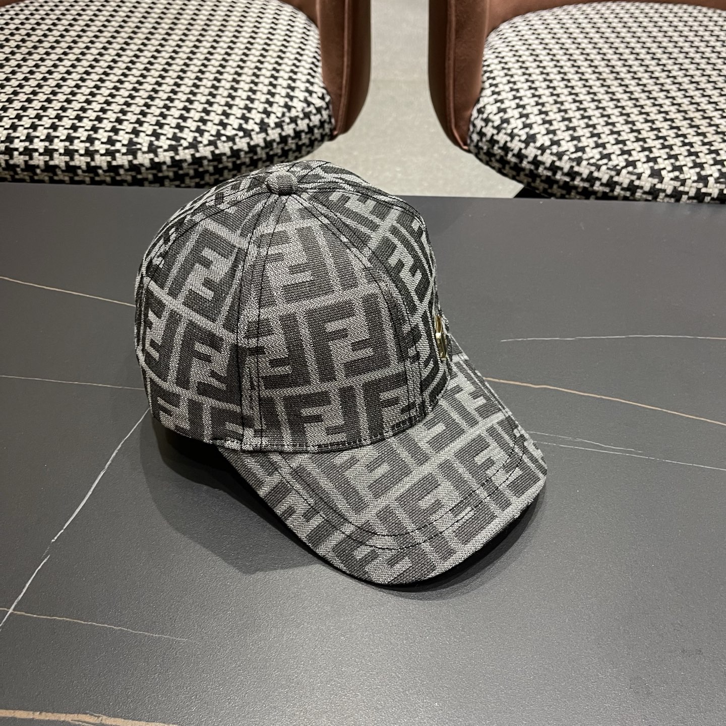 FENDI芬迪 2026老花系列棒球帽🧢 经典FF中古单品，气质穿搭单品，质量杠杠👍