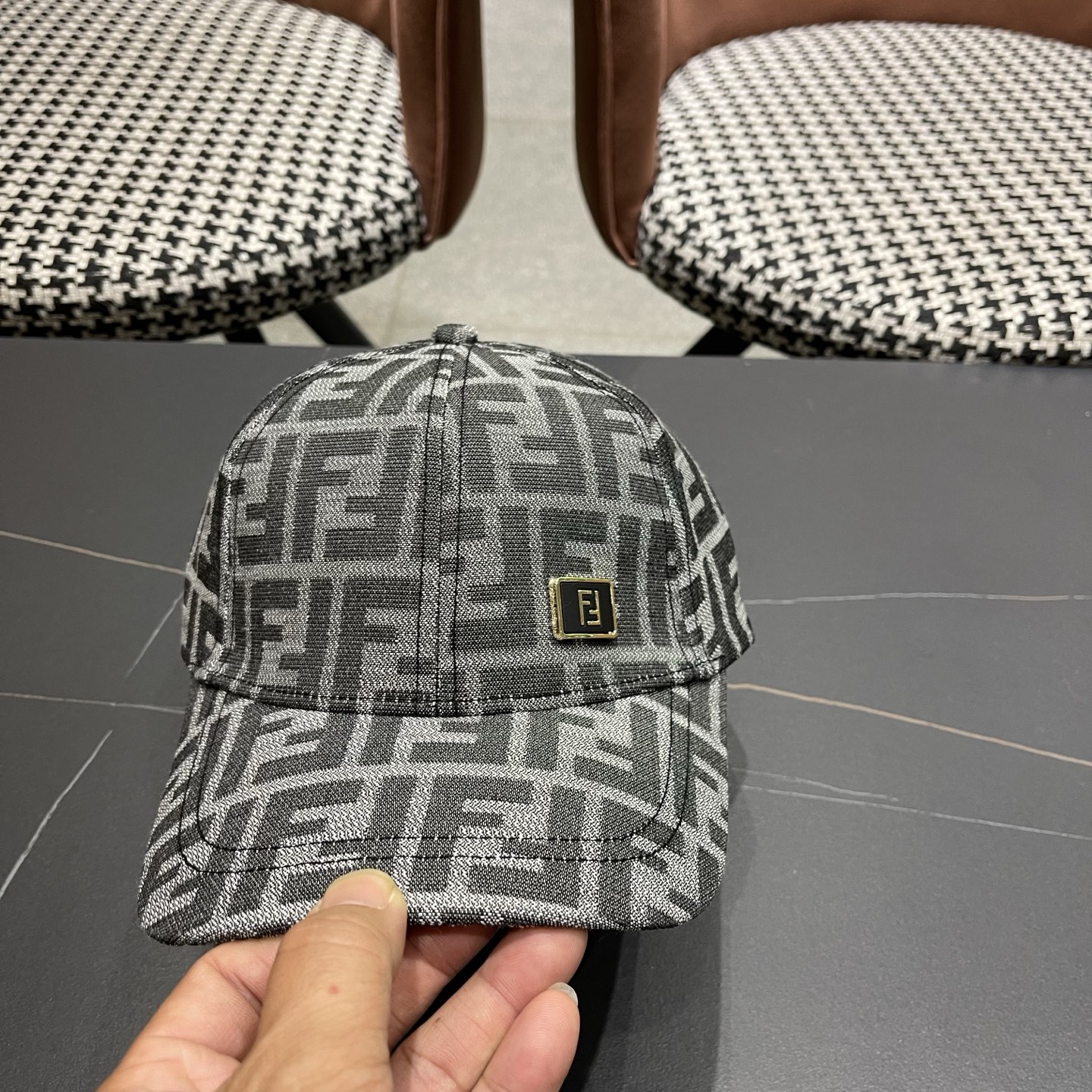 FENDI芬迪 2026老花系列棒球帽🧢 经典FF中古单品，气质穿搭单品，质量杠杠👍