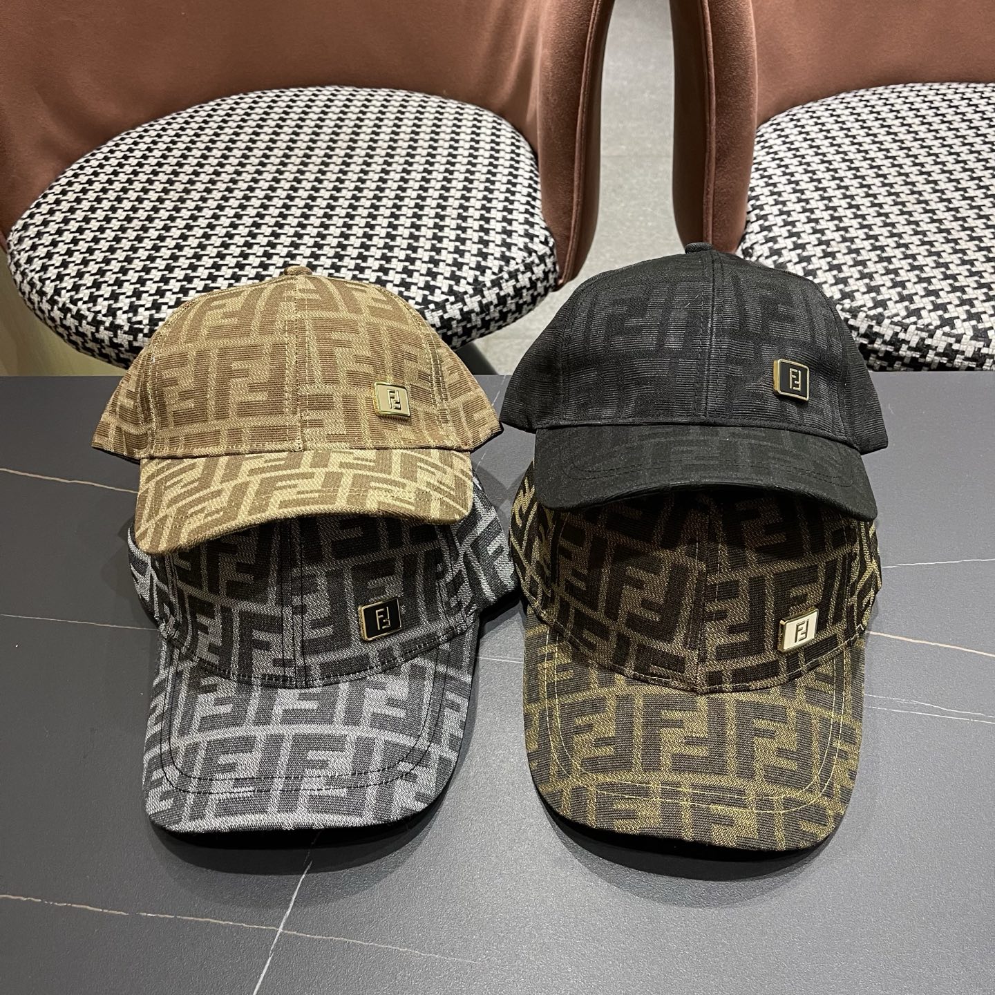 FENDI芬迪 2026老花系列棒球帽🧢 经典FF中古单品，气质穿搭单品，质量杠杠👍