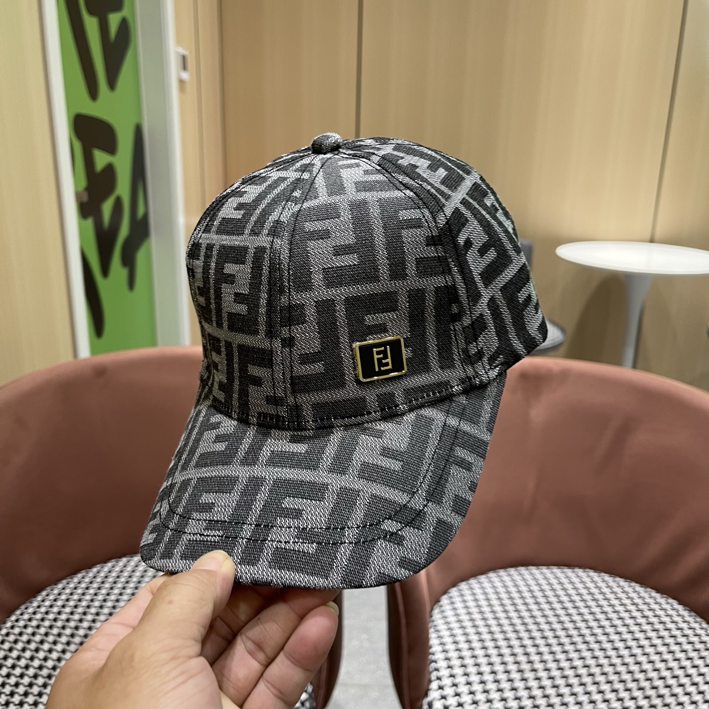 FENDI芬迪 2026老花系列棒球帽🧢 经典FF中古单品，气质穿搭单品，质量杠杠👍