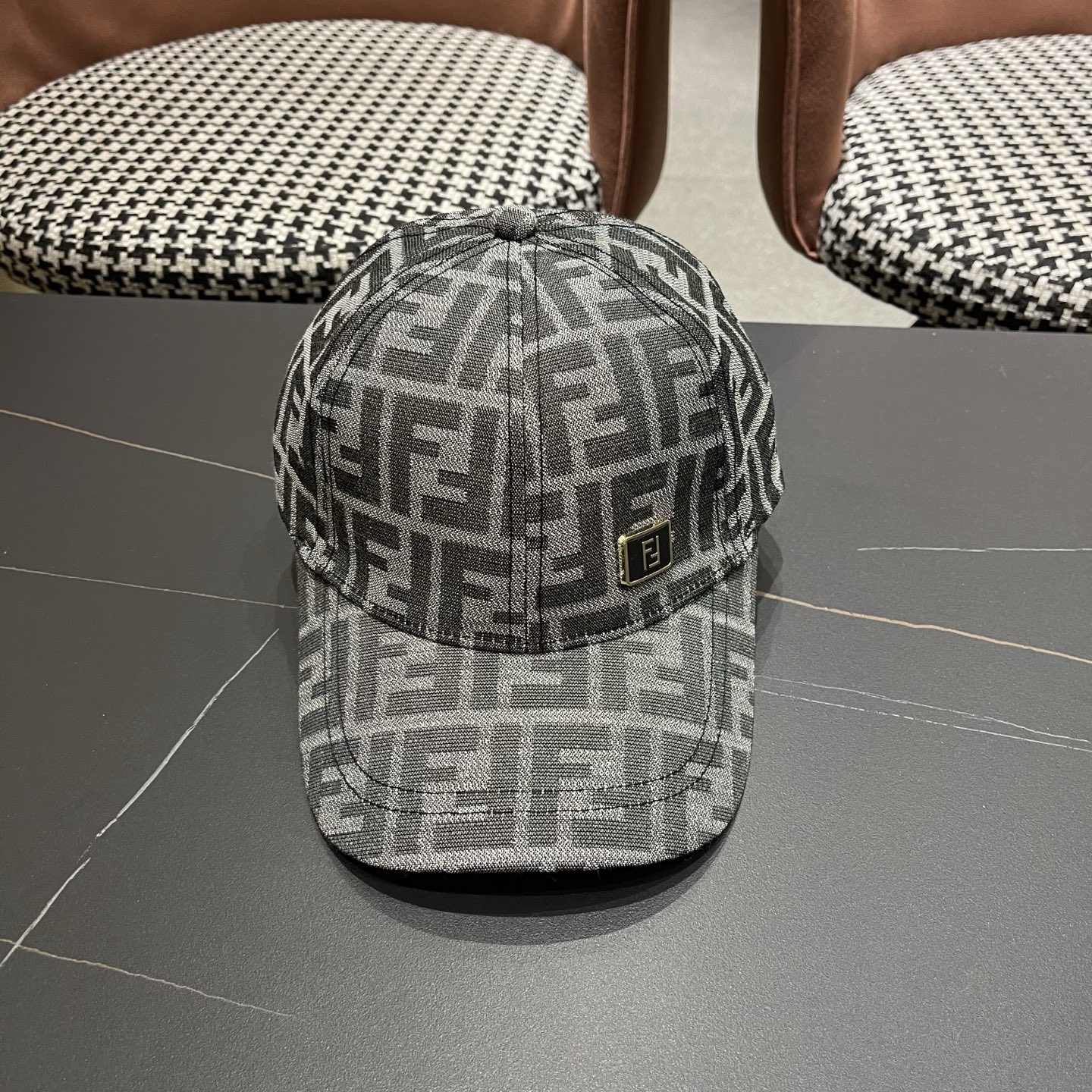 FENDI芬迪 2026老花系列棒球帽🧢 经典FF中古单品，气质穿搭单品，质量杠杠👍