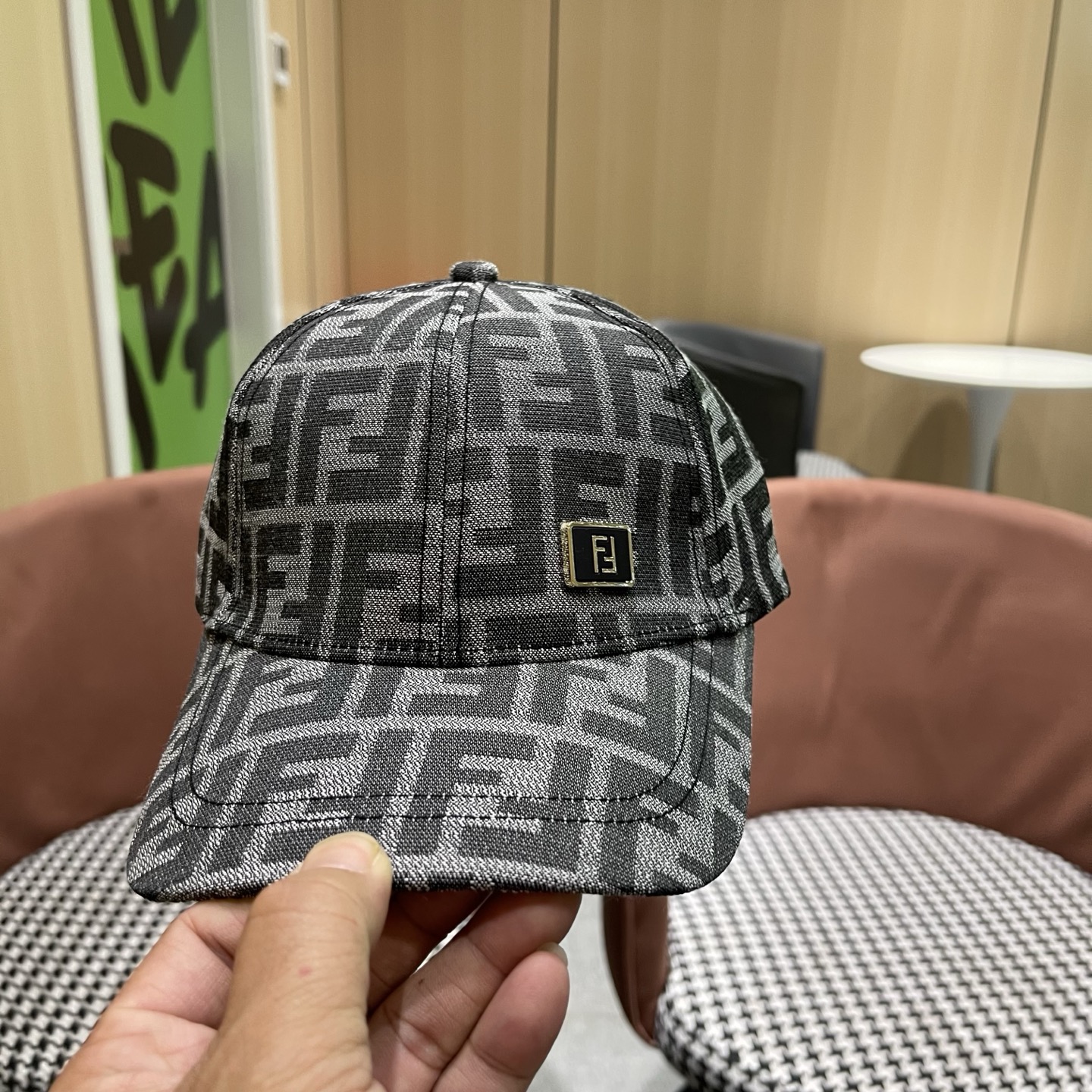 FENDI芬迪 2026老花系列棒球帽🧢 经典FF中古单品，气质穿搭单品，质量杠杠👍