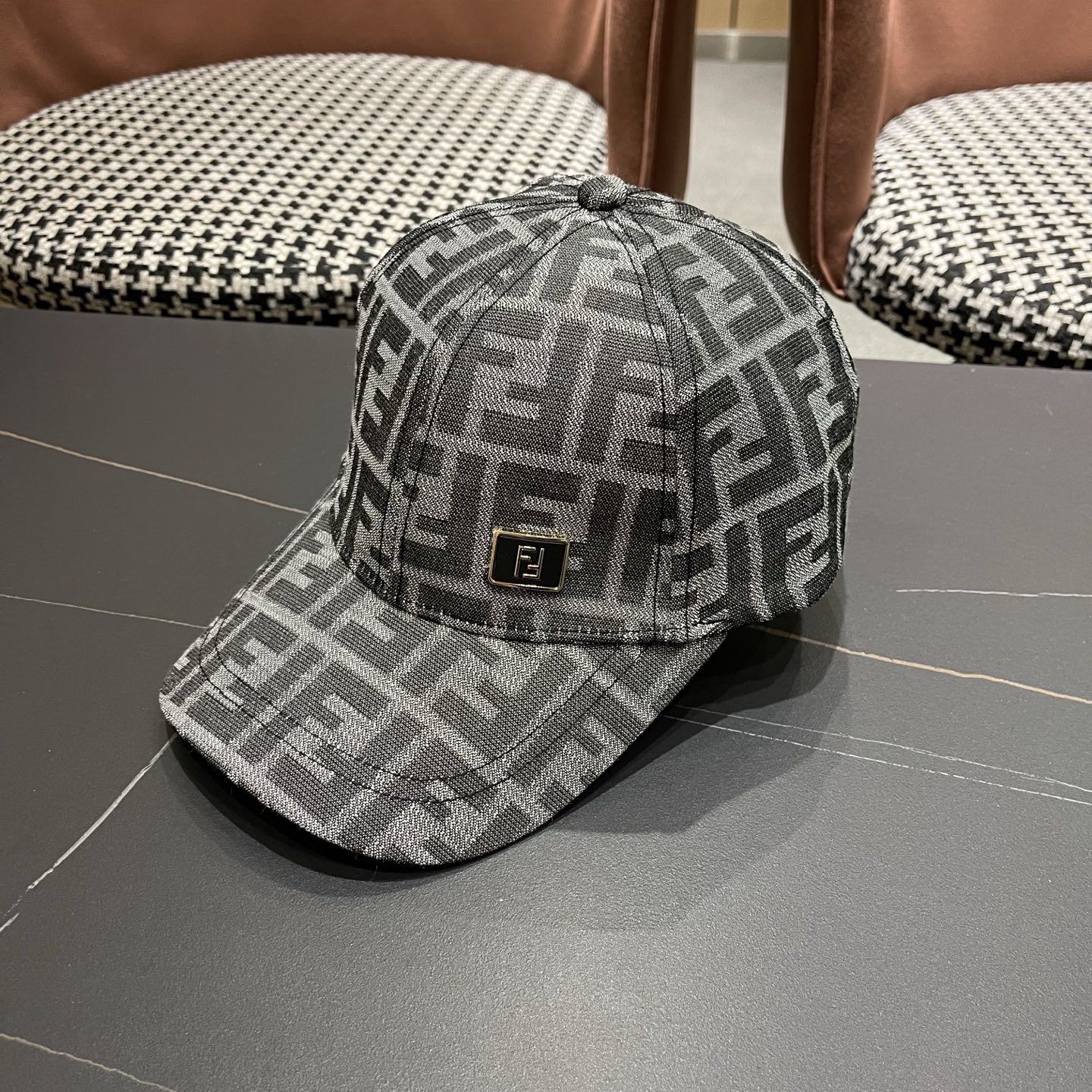 FENDI芬迪 2026老花系列棒球帽🧢 经典FF中古单品，气质穿搭单品，质量杠杠👍