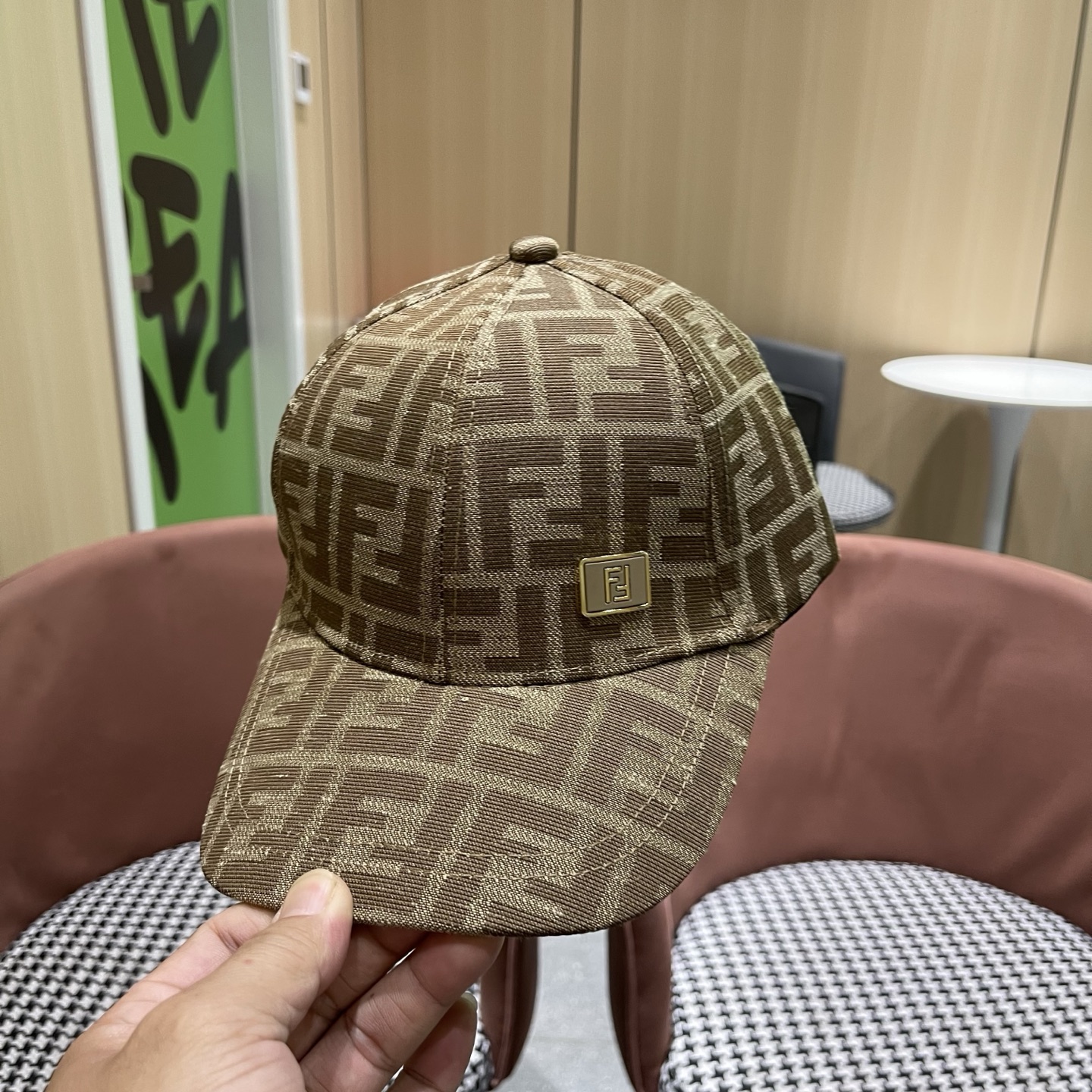 FENDI芬迪 2026老花系列棒球帽🧢 经典FF中古单品，气质穿搭单品，质量杠杠👍