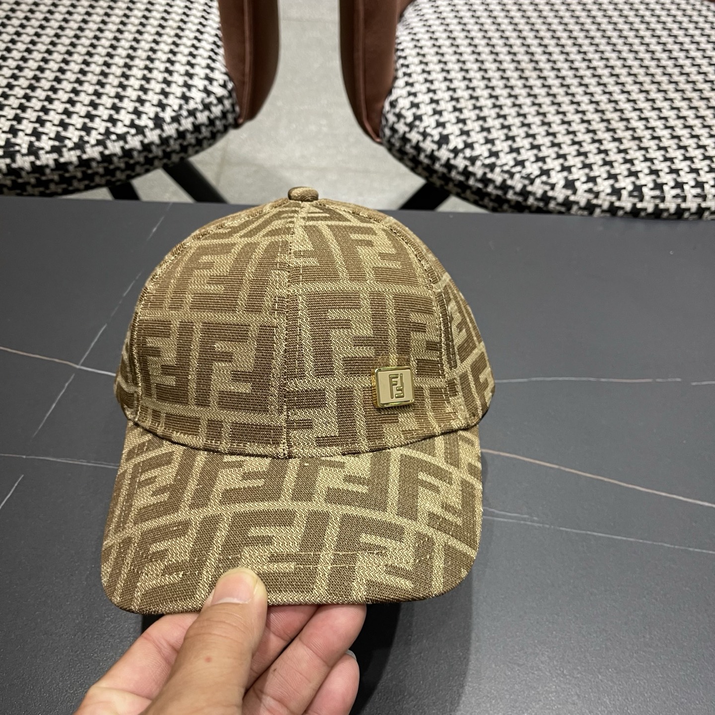 FENDI芬迪 2026老花系列棒球帽🧢 经典FF中古单品，气质穿搭单品，质量杠杠👍