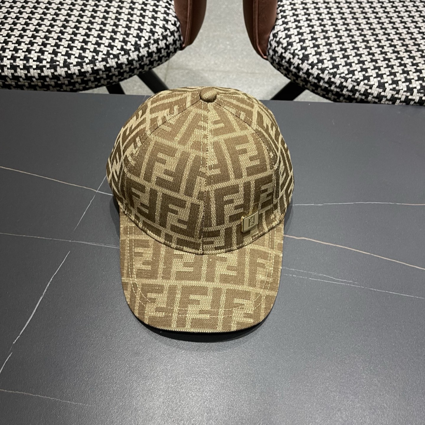 FENDI芬迪 2026老花系列棒球帽🧢 经典FF中古单品，气质穿搭单品，质量杠杠👍