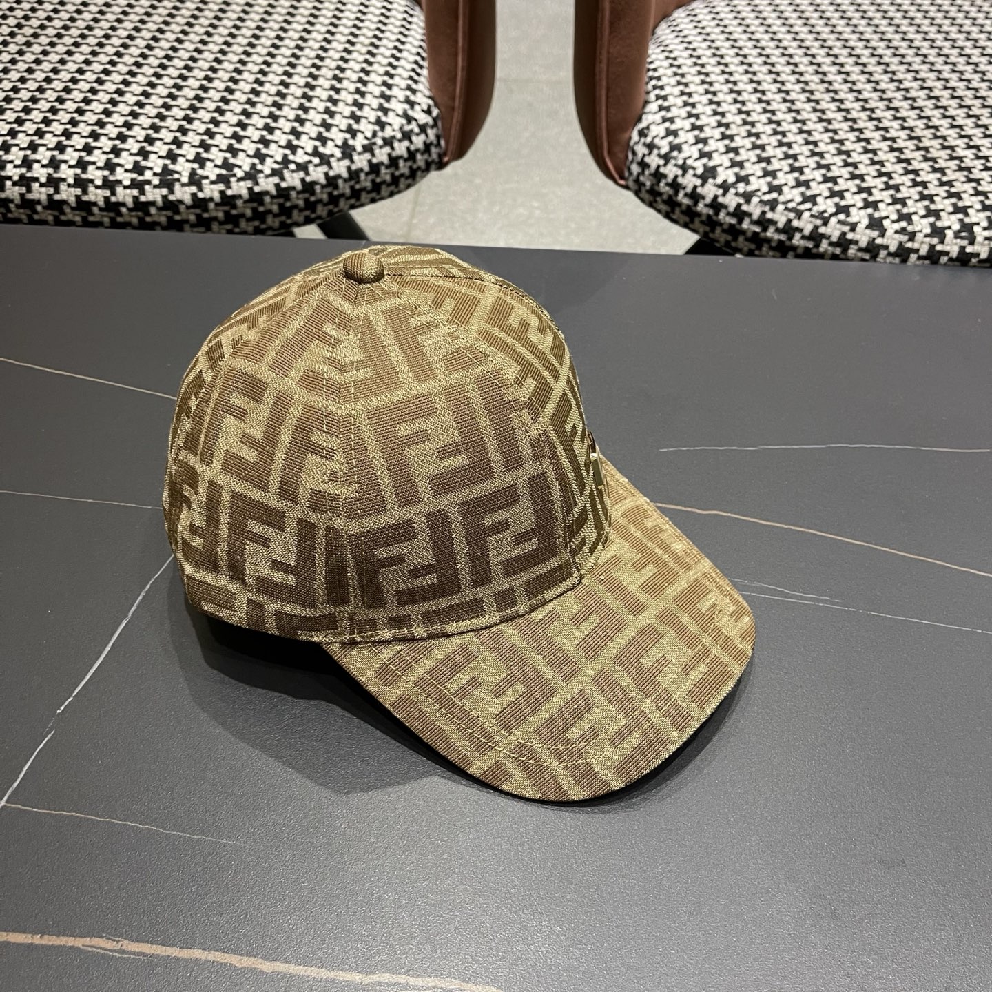 FENDI芬迪 2026老花系列棒球帽🧢 经典FF中古单品，气质穿搭单品，质量杠杠👍