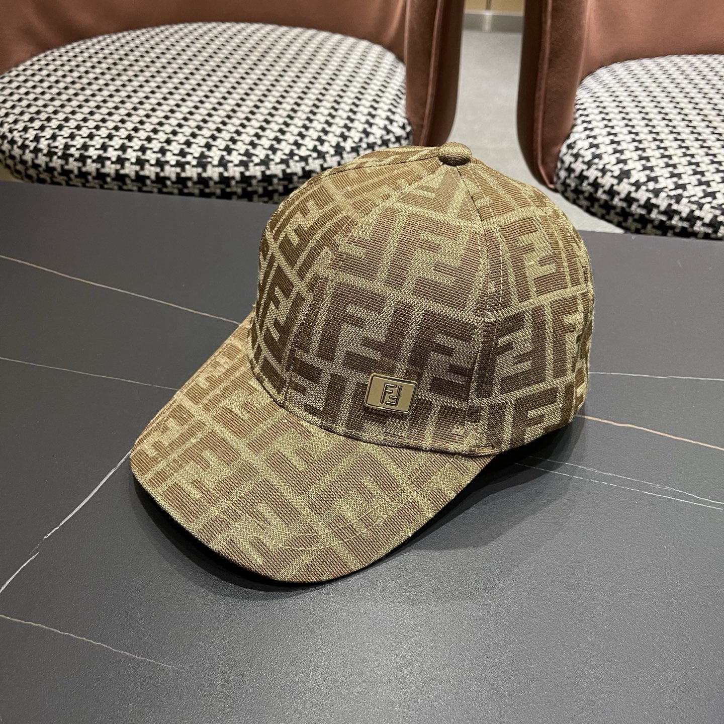 FENDI芬迪 2026老花系列棒球帽🧢 经典FF中古单品，气质穿搭单品，质量杠杠👍