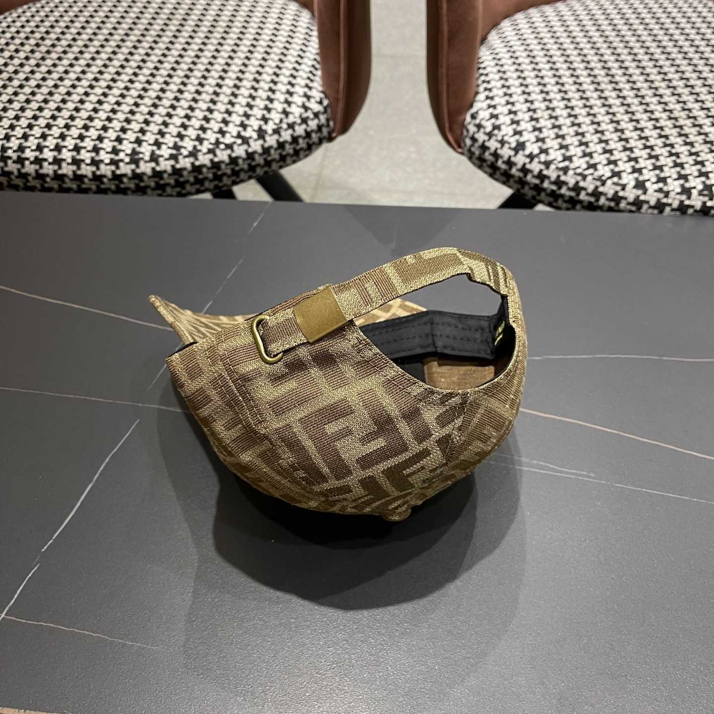 FENDI芬迪 2026老花系列棒球帽🧢 经典FF中古单品，气质穿搭单品，质量杠杠👍