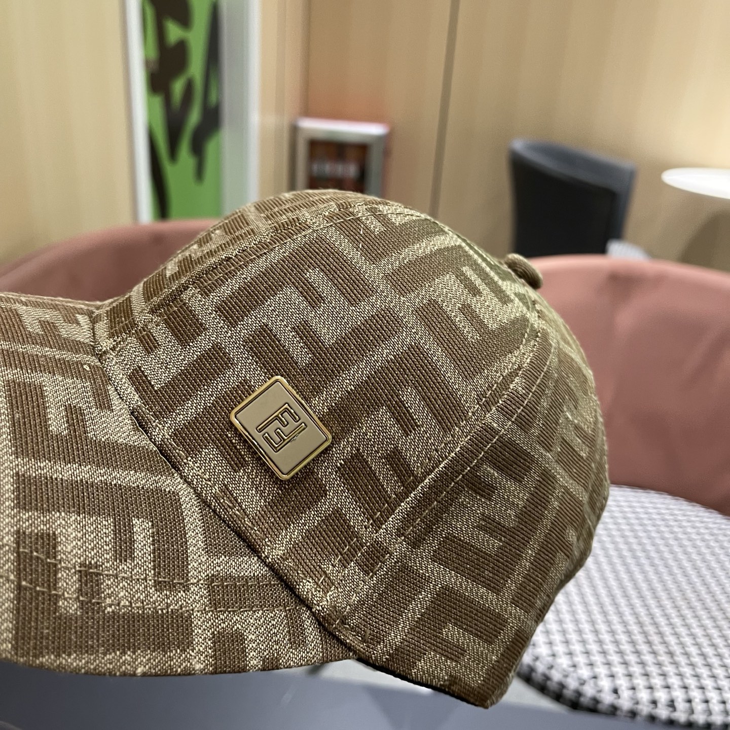 FENDI芬迪 2026老花系列棒球帽🧢 经典FF中古单品，气质穿搭单品，质量杠杠👍