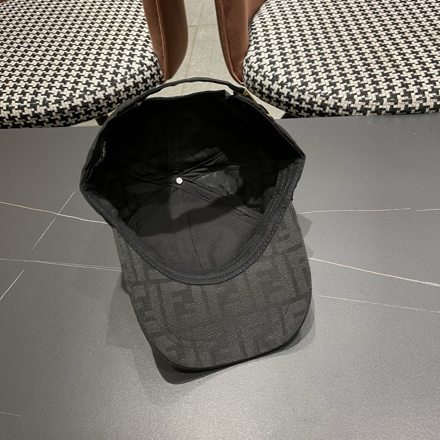 FENDI芬迪 2026老花系列棒球帽🧢 经典FF中古单品，气质穿搭单品，质量杠杠👍