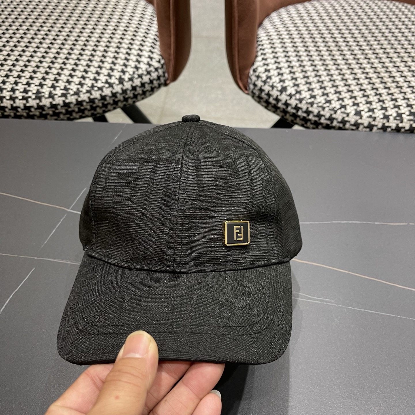 FENDI芬迪 2026老花系列棒球帽🧢 经典FF中古单品，气质穿搭单品，质量杠杠👍