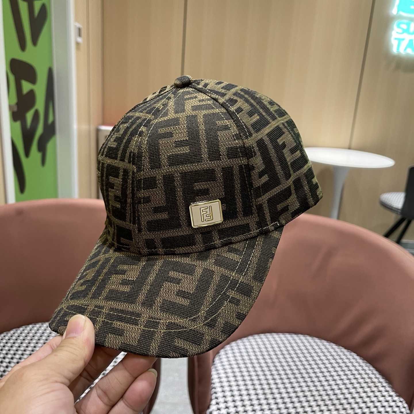 FENDI芬迪 2026老花系列棒球帽🧢 经典FF中古单品，气质穿搭单品，质量杠杠👍