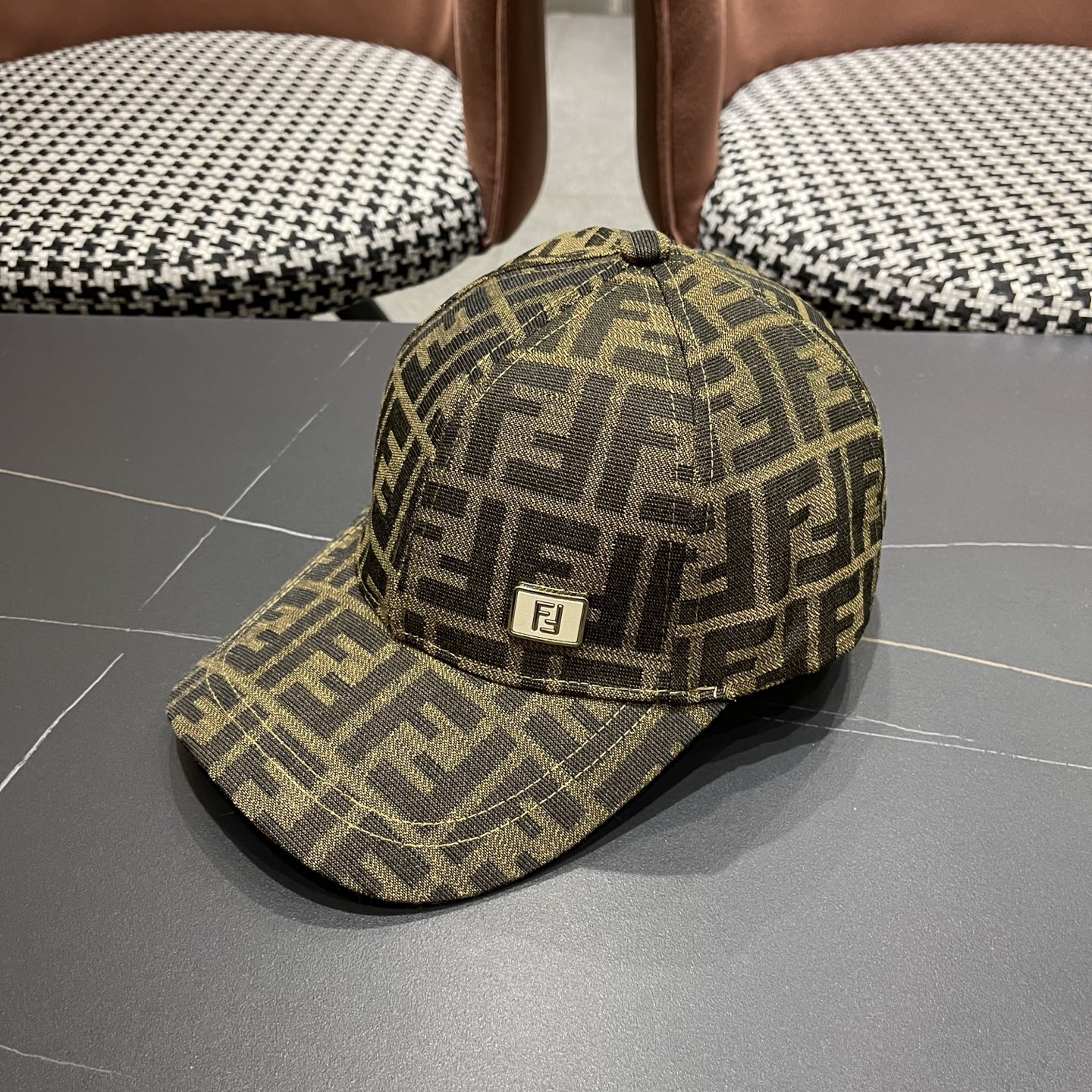 FENDI芬迪 2026老花系列棒球帽🧢 经典FF中古单品，气质穿搭单品，质量杠杠👍