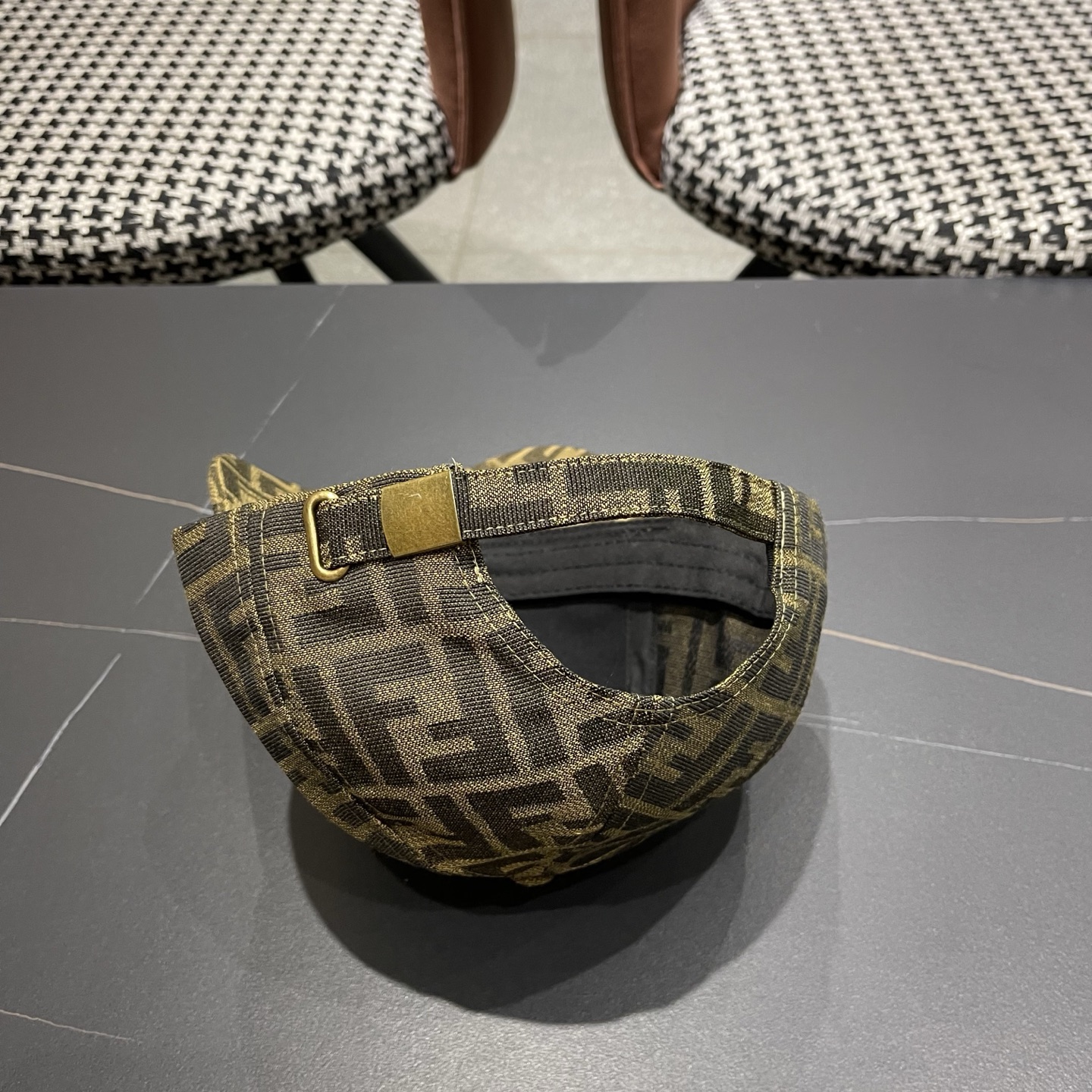 FENDI芬迪 2026老花系列棒球帽🧢 经典FF中古单品，气质穿搭单品，质量杠杠👍