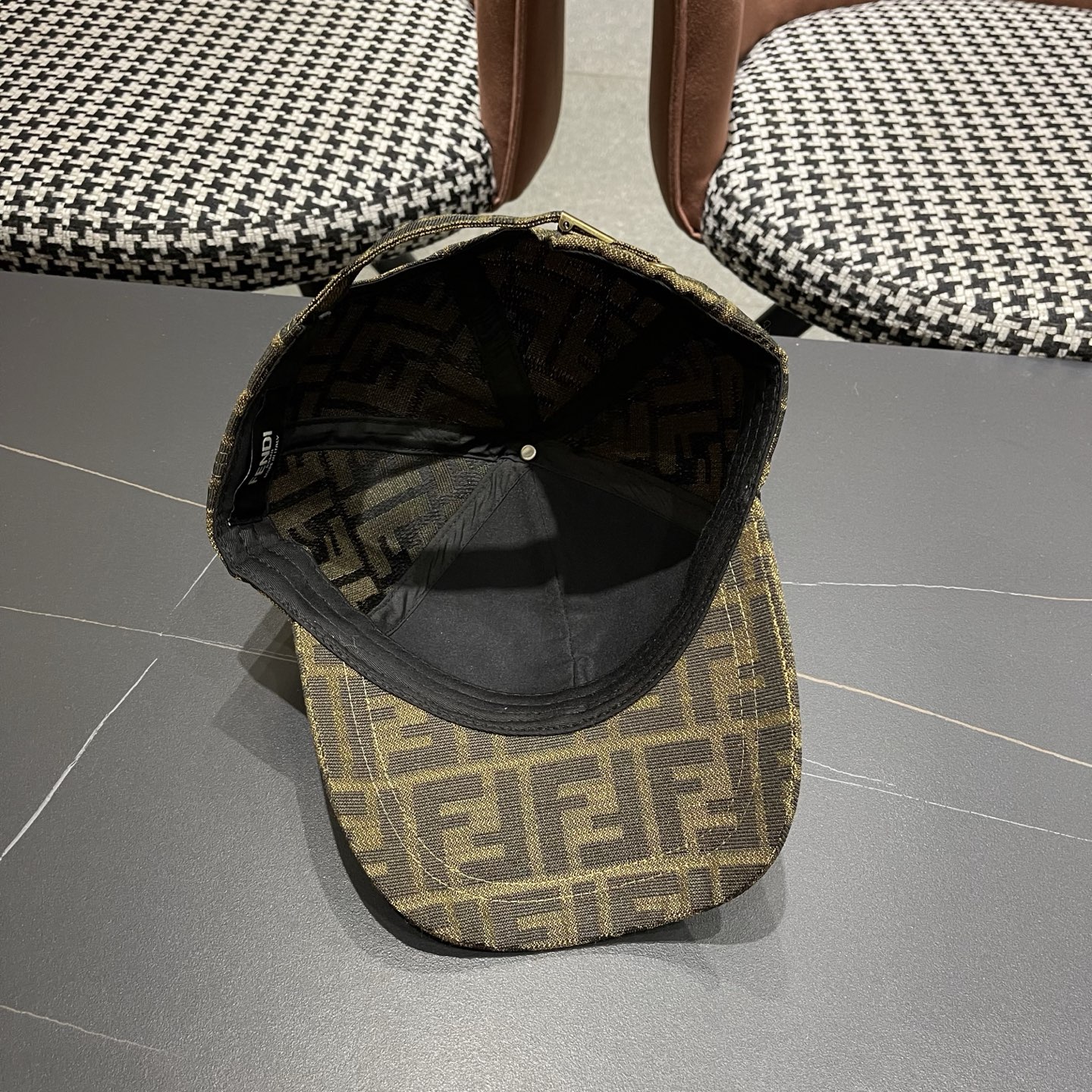 FENDI芬迪 2026老花系列棒球帽🧢 经典FF中古单品，气质穿搭单品，质量杠杠👍