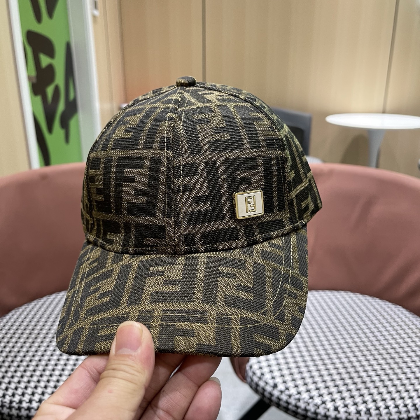 FENDI芬迪 2026老花系列棒球帽🧢 经典FF中古单品，气质穿搭单品，质量杠杠👍