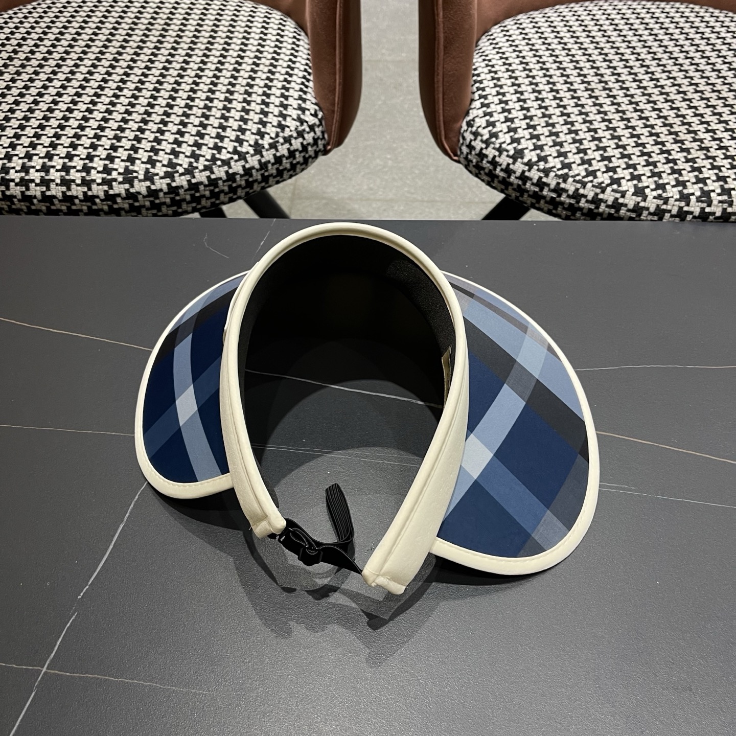 巴宝莉BURBERRY 英伦大格子发箍式遮阳防晒空顶帽女夏季防紫外线加大帽檐太阳帽子