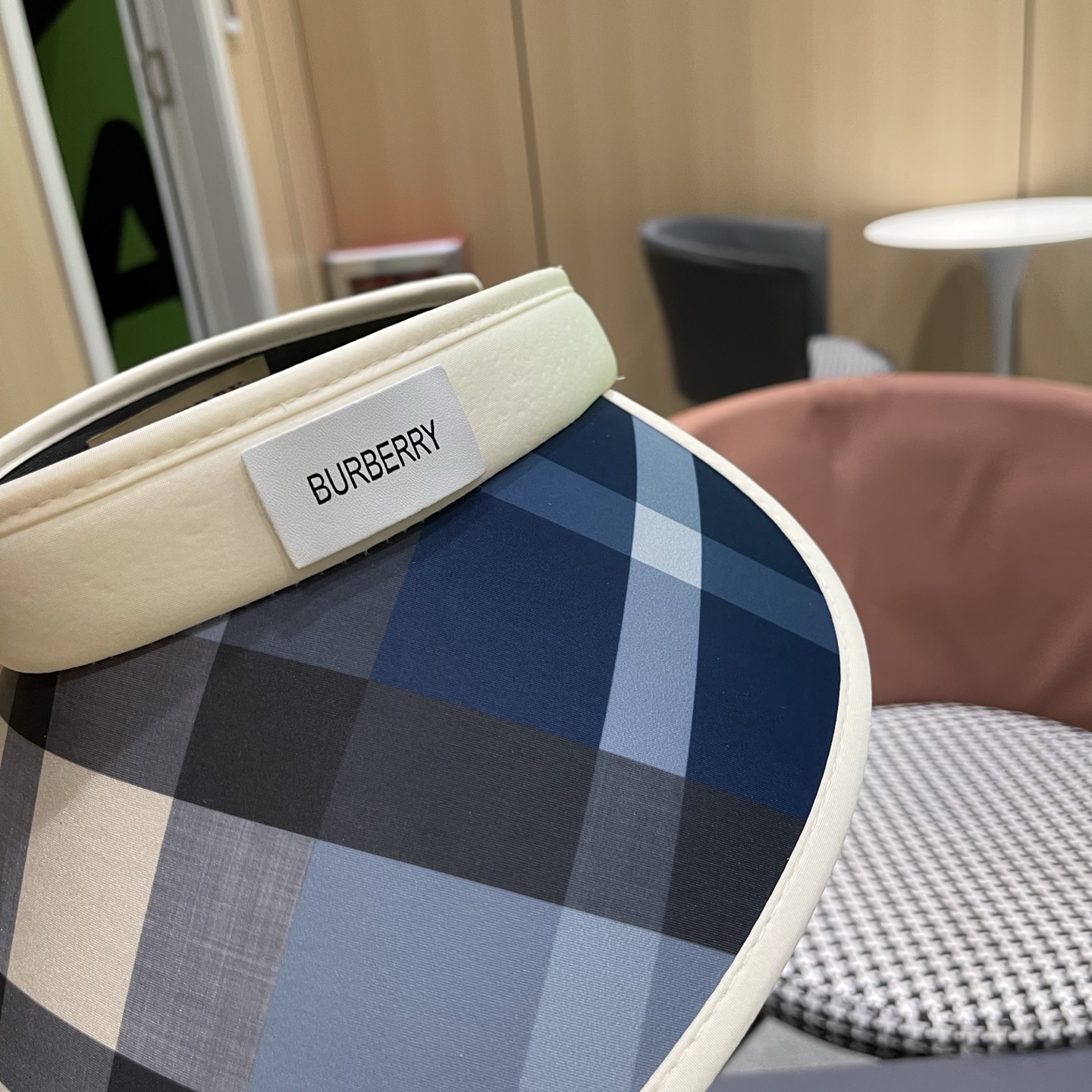 巴宝莉BURBERRY 英伦大格子发箍式遮阳防晒空顶帽女夏季防紫外线加大帽檐太阳帽子