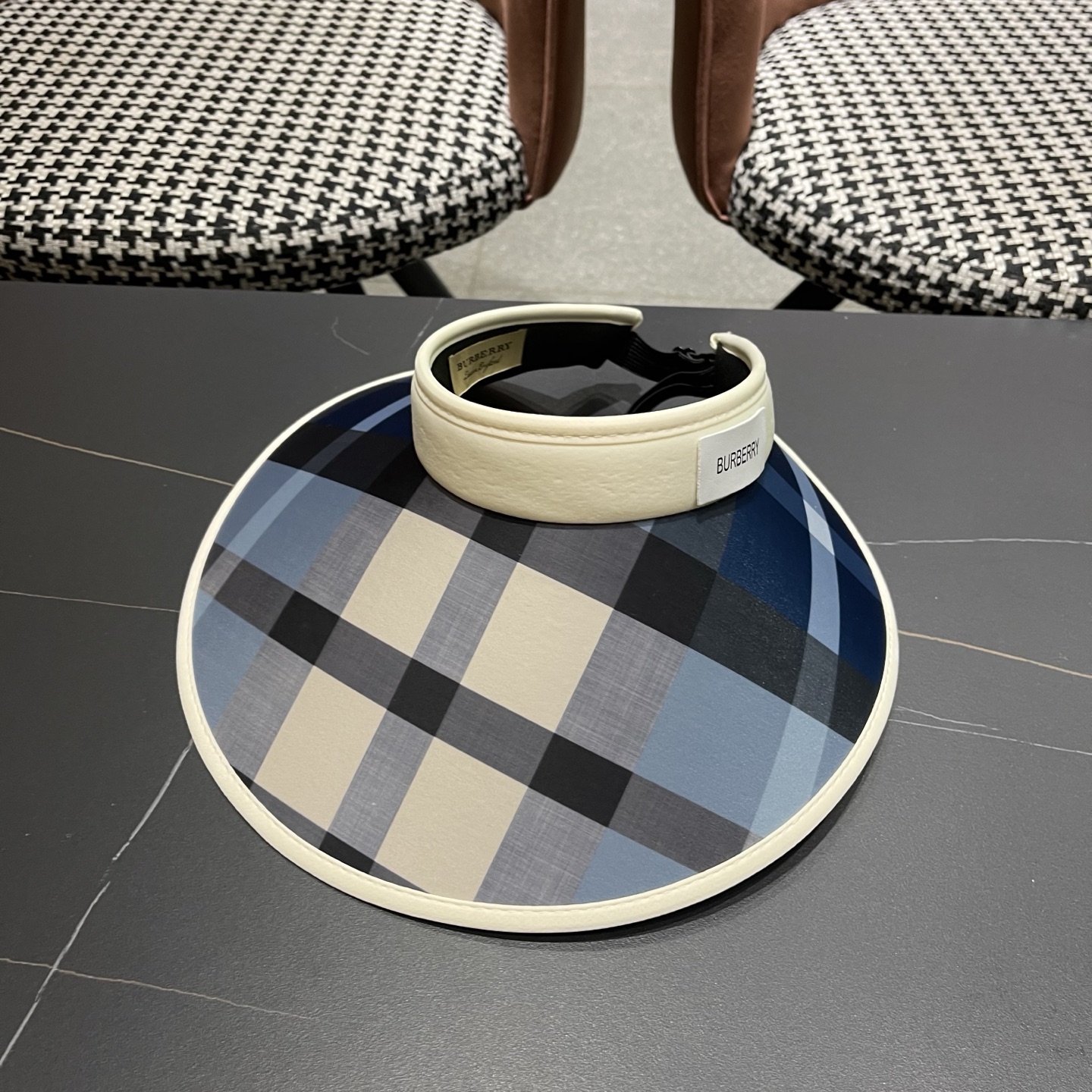 巴宝莉BURBERRY 英伦大格子发箍式遮阳防晒空顶帽女夏季防紫外线加大帽檐太阳帽子