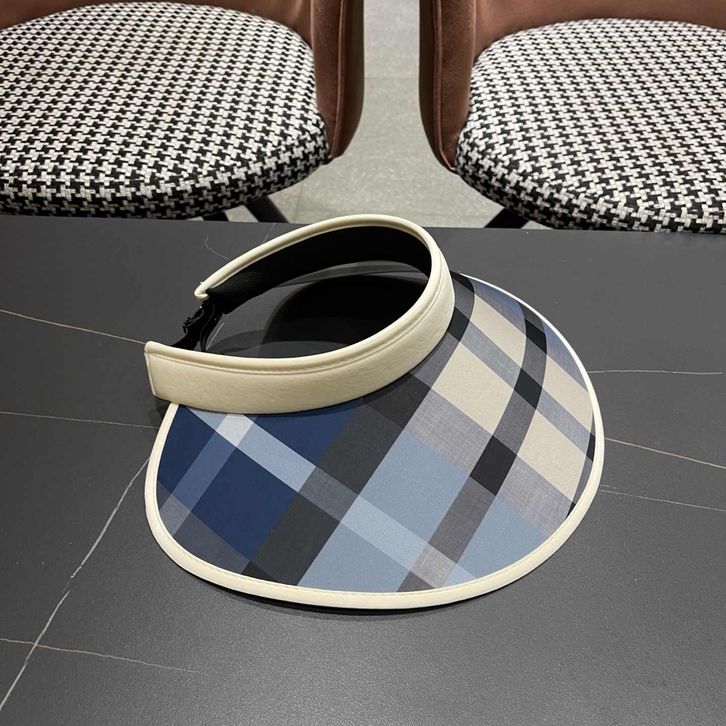 巴宝莉BURBERRY 英伦大格子发箍式遮阳防晒空顶帽女夏季防紫外线加大帽檐太阳帽子