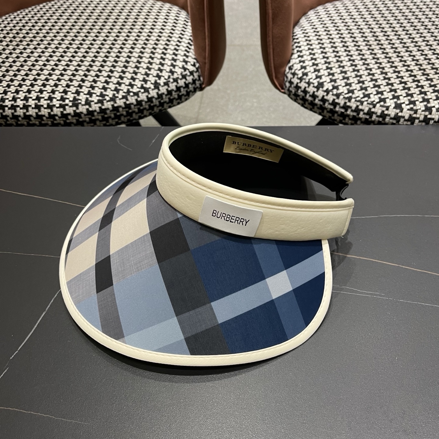 巴宝莉BURBERRY 英伦大格子发箍式遮阳防晒空顶帽女夏季防紫外线加大帽檐太阳帽子