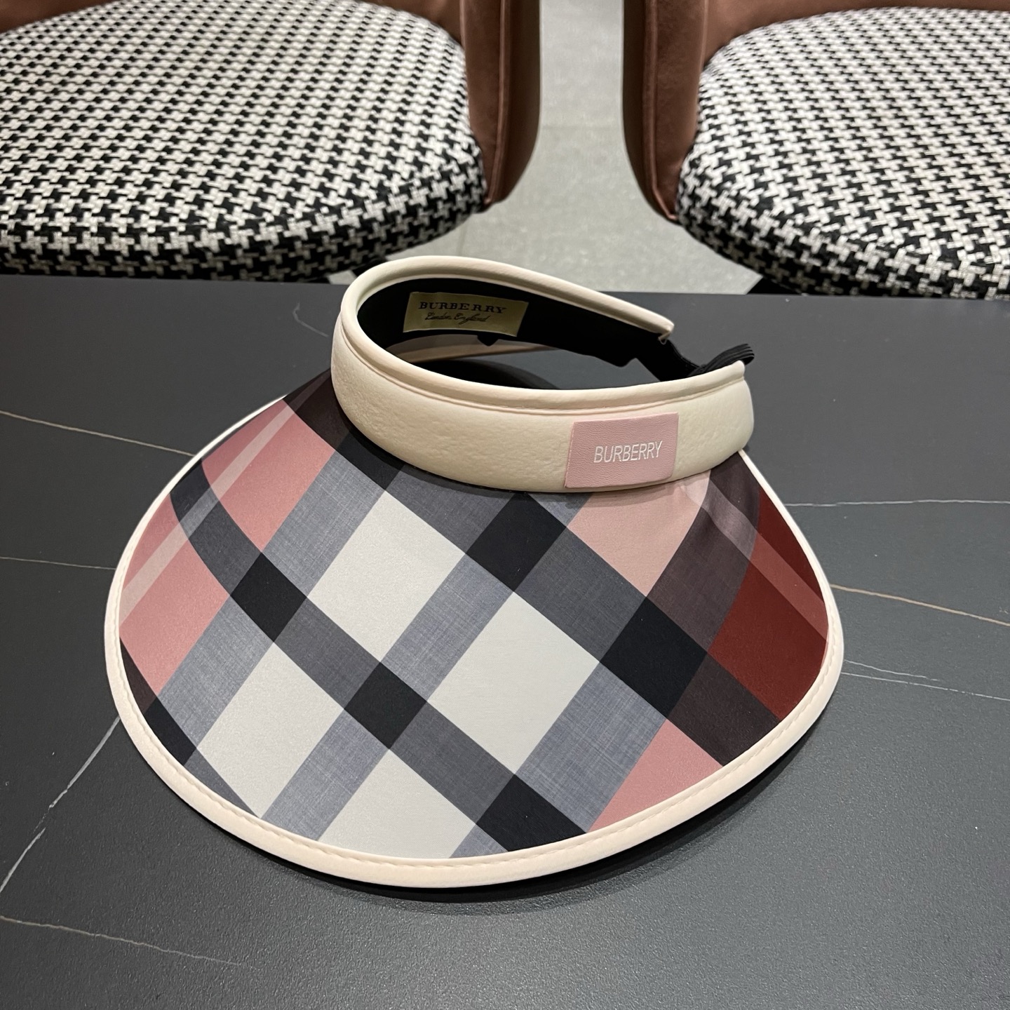 巴宝莉BURBERRY 英伦大格子发箍式遮阳防晒空顶帽女夏季防紫外线加大帽檐太阳帽子